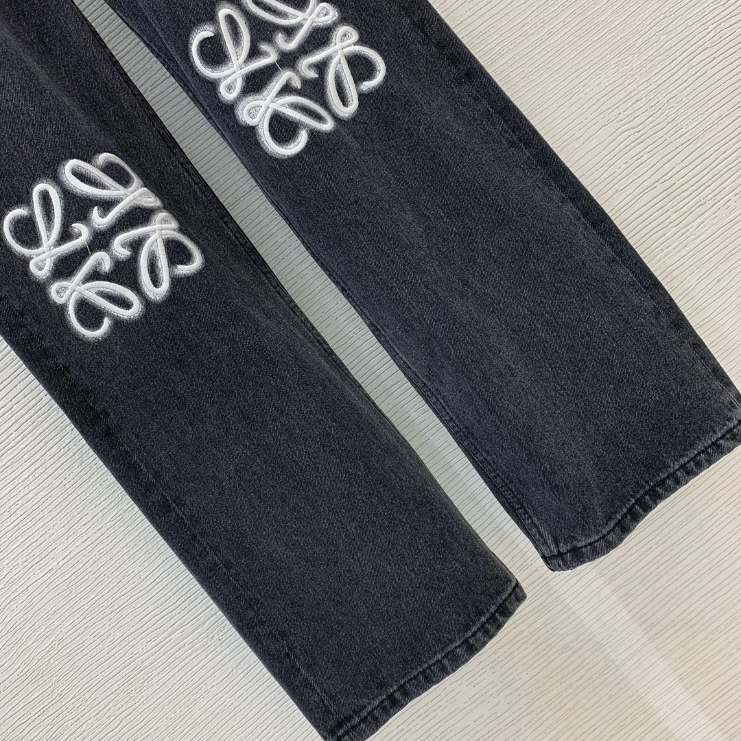 Victoria -- 8o5w5 embroidery item:E-F044I0705