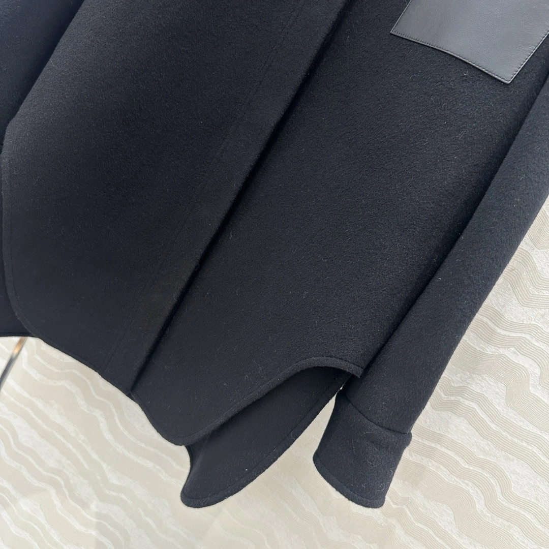 Victoria -- 8o5w5 wool sheepskin cashmere item:E-F061I0740