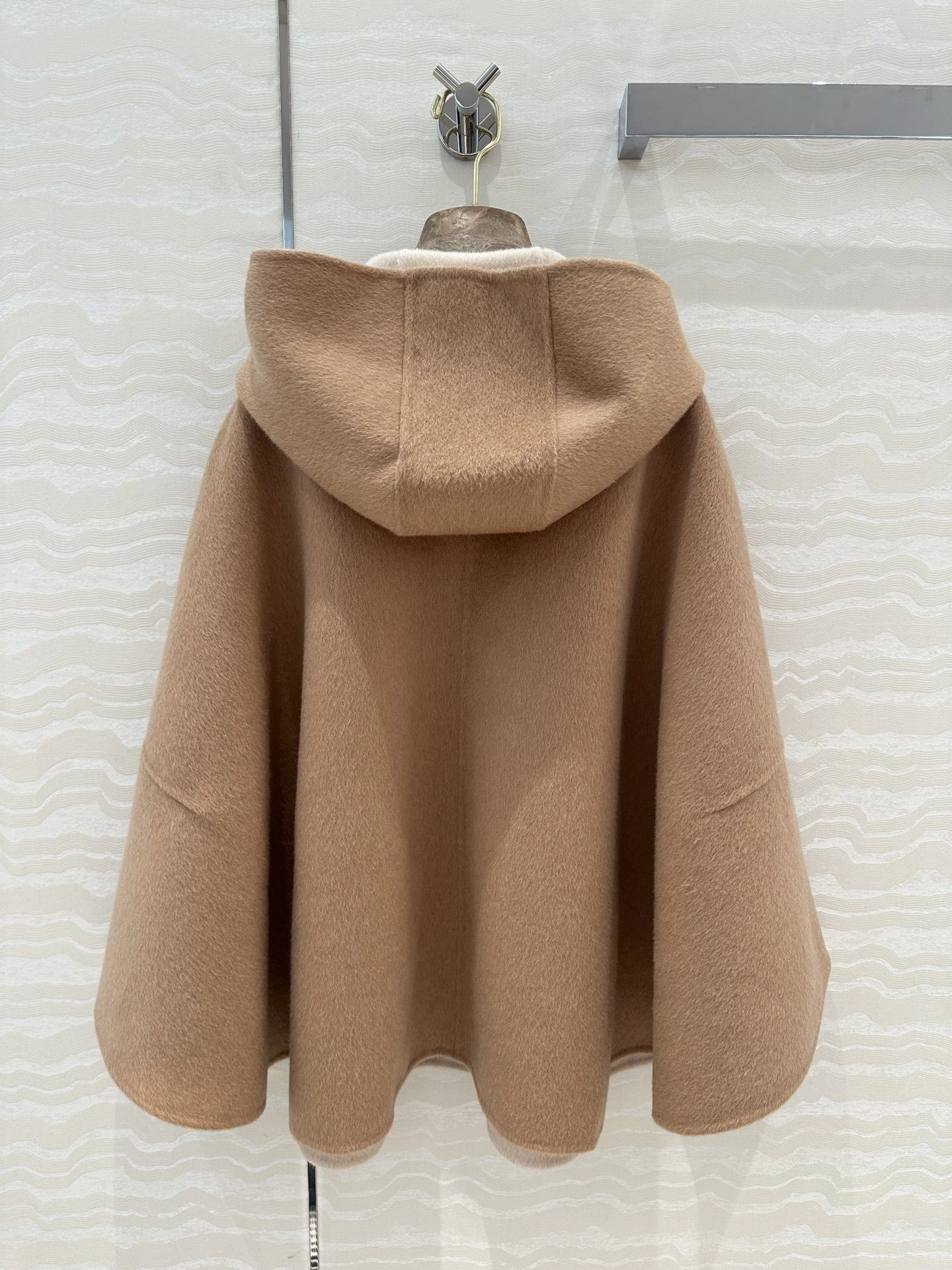 Victoria -- 8oro Pi191 10 cashmere 90 wool 2colour item:E-F061I0747-2