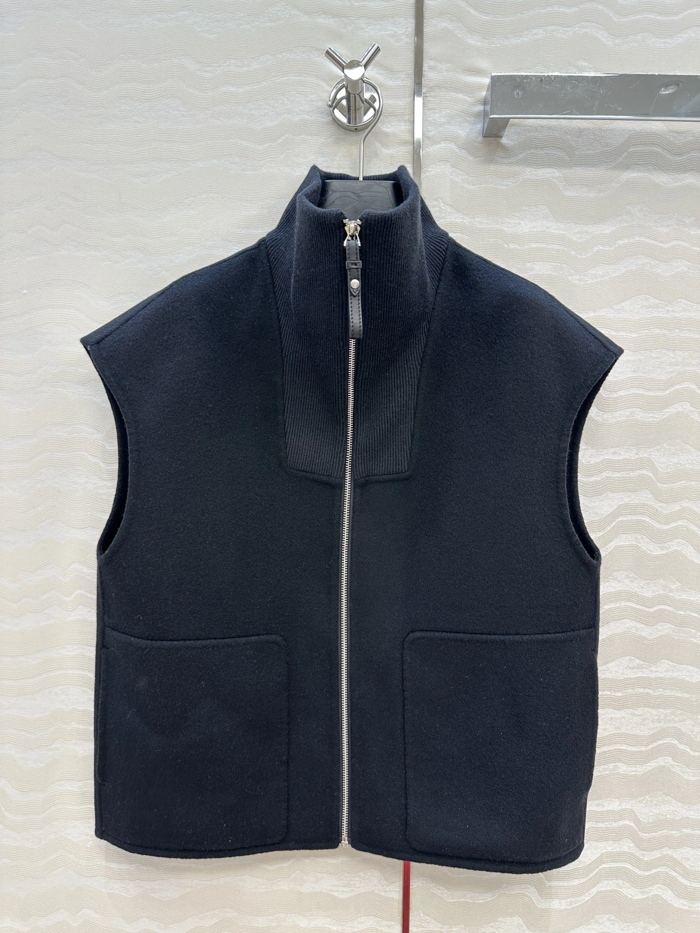 Victoria -- H5r75s 90 wool 10 cashmere item:E-F061I0756