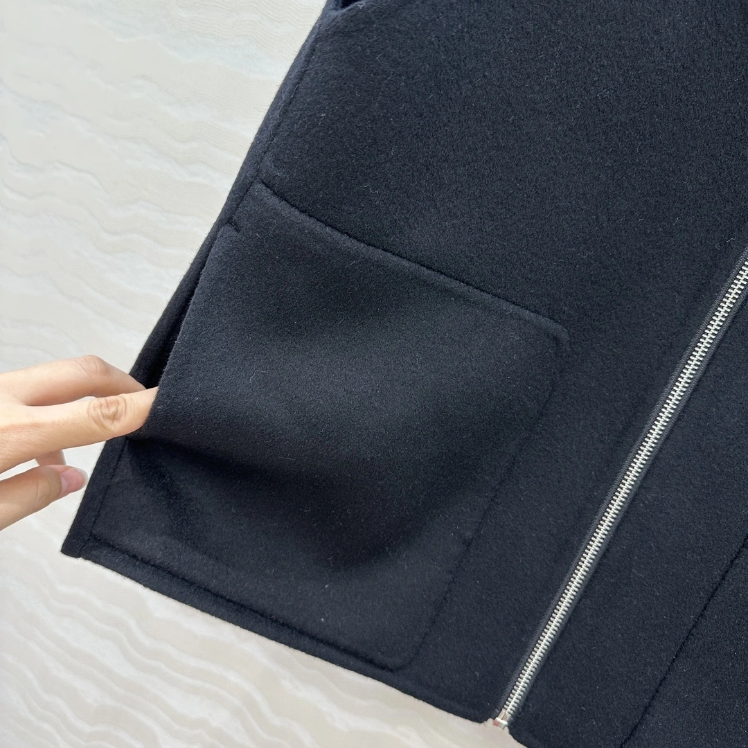 Victoria -- H5r75s 90 wool 10 cashmere item:E-F061I0756