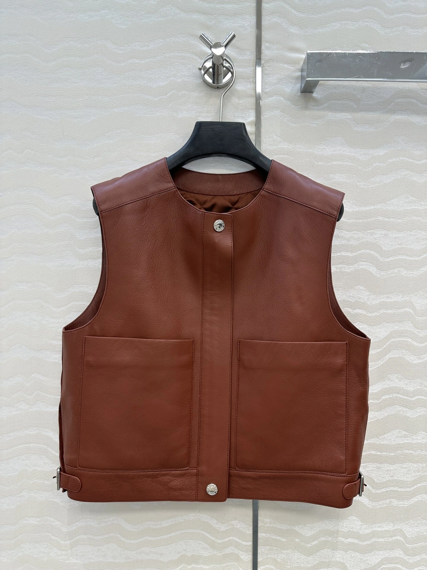 Victoria -- H5r75s sheepskin 2colour item:E-F061I0755-2