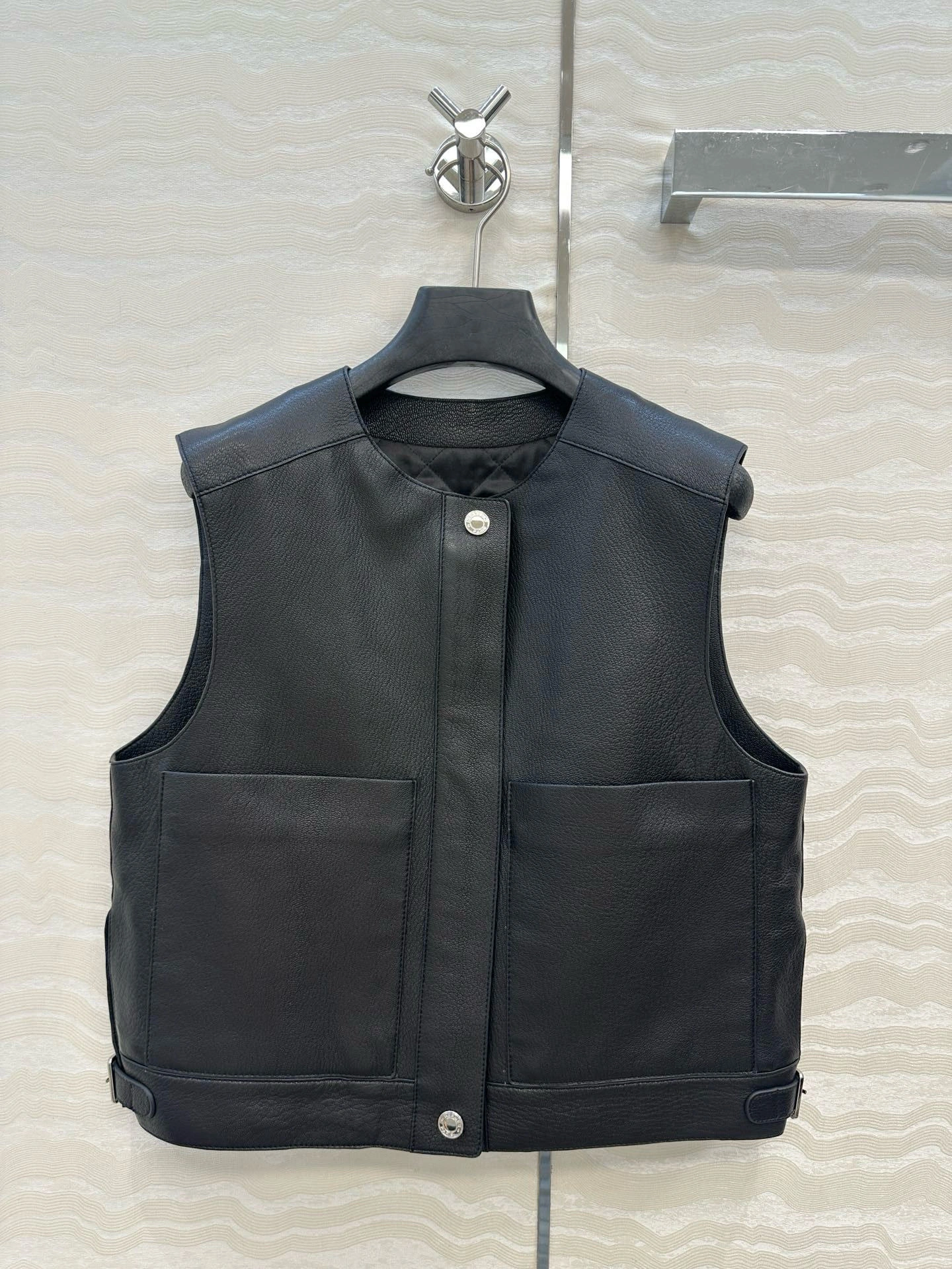 Victoria -- H5r75s sheepskin 2colour item:E-F061I0755-2