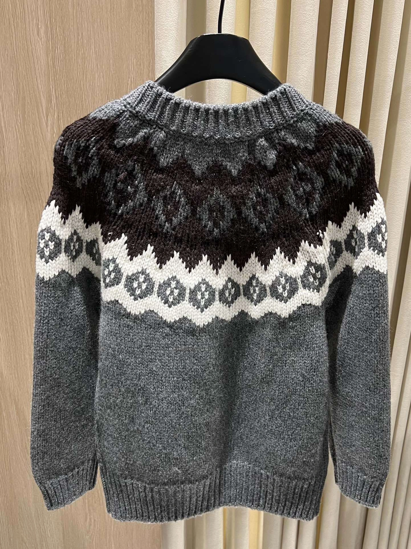 Victoria -- Pr141 cashmere embroidery item:E-F140L1924H