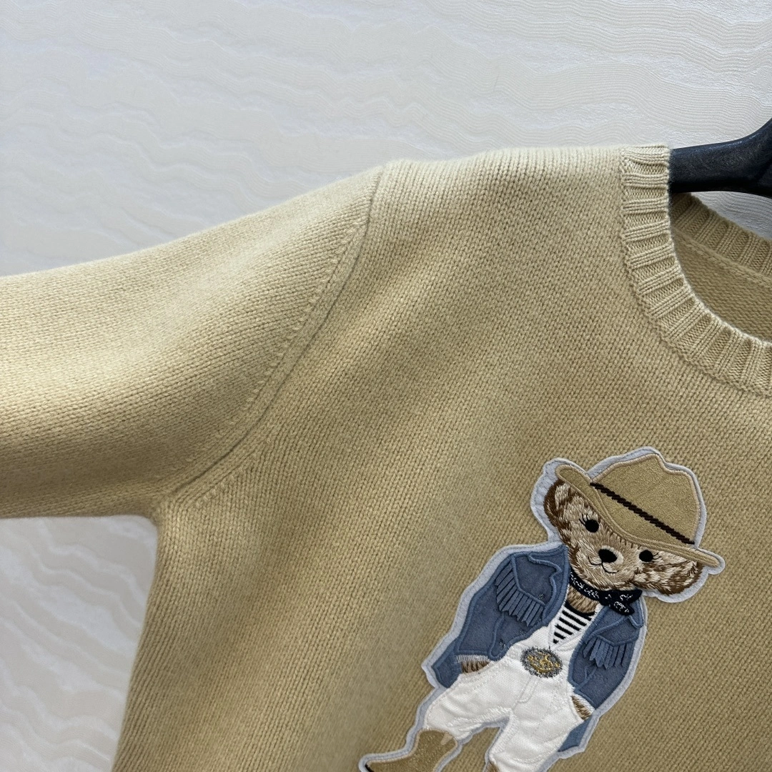 Victoria -- R18ph 95 wool 5 cashmere item:E-F061I0746