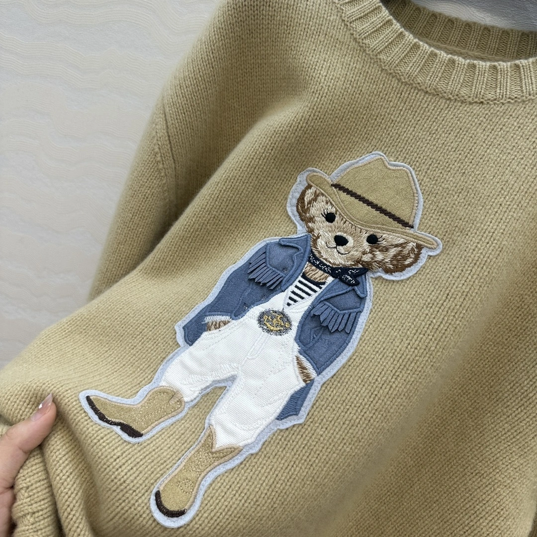 Victoria -- R18ph 95 wool 5 cashmere item:E-F061I0746