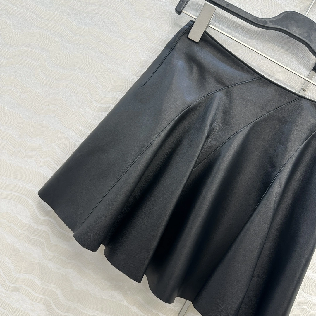 Victoria -- R18ph sheepskin 2colour item:E-F061I0744-2