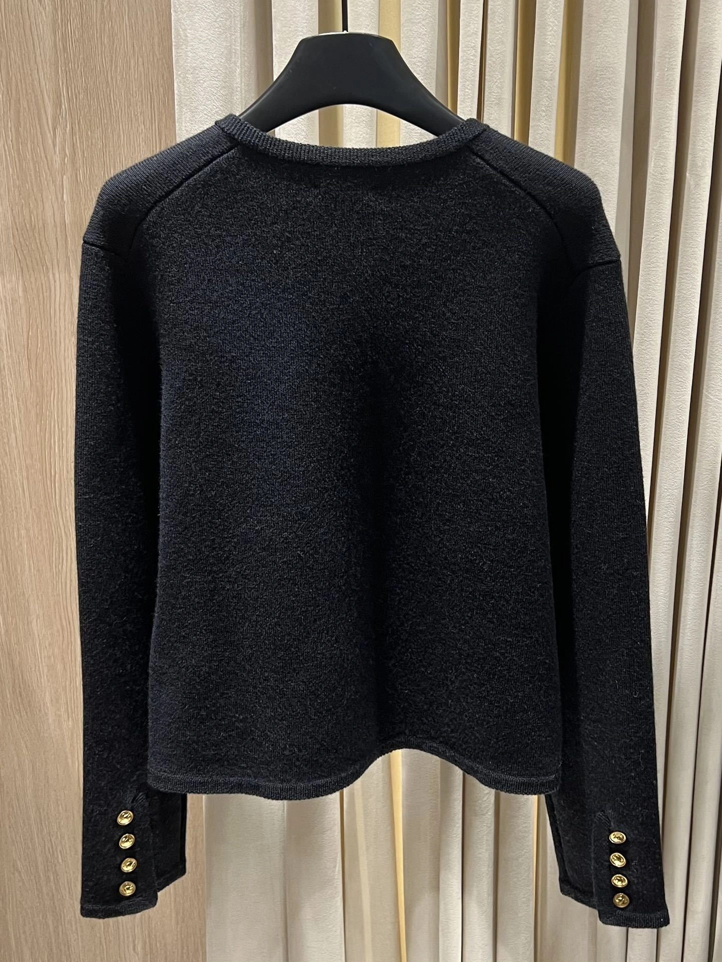 Victoria -- R18ph wool item:E-F140L2713H