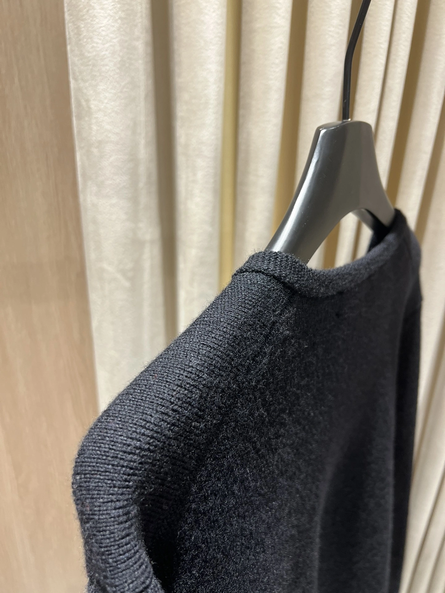 Victoria -- R18ph wool item:E-F140L2713H