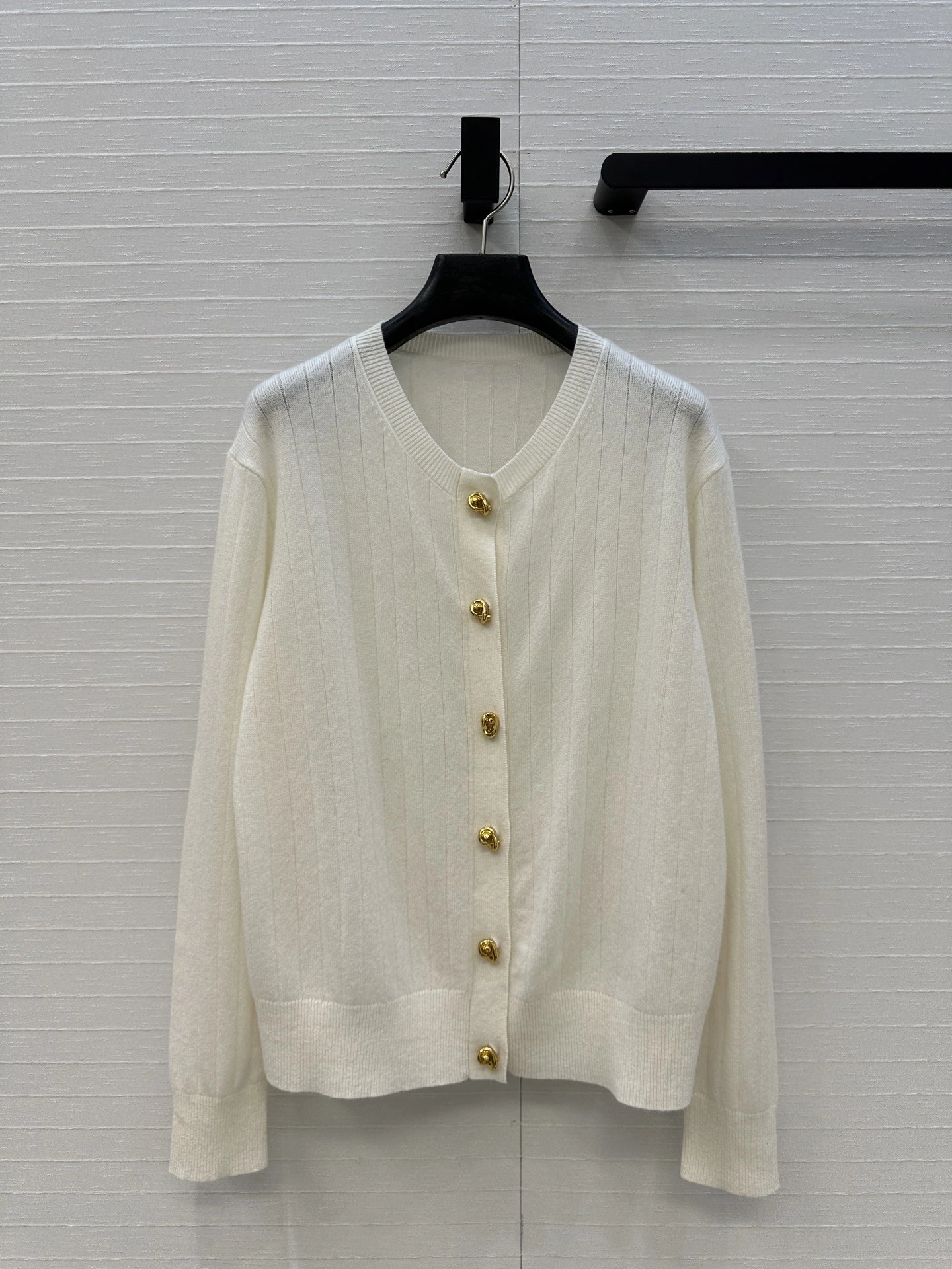 Victoria -- V595t1 cashmere item:E-F061I0712