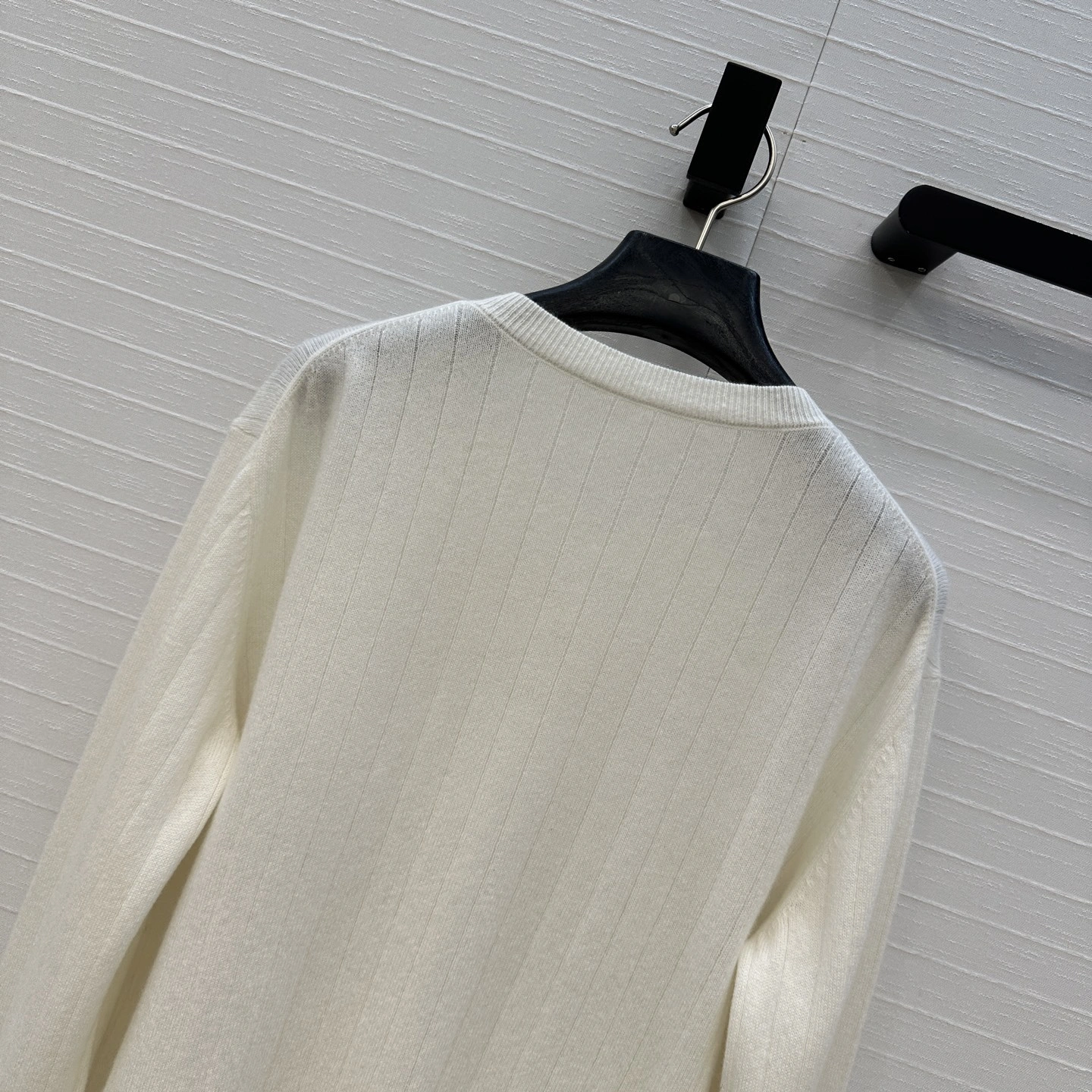 Victoria -- V595t1 cashmere item:E-F061I0712