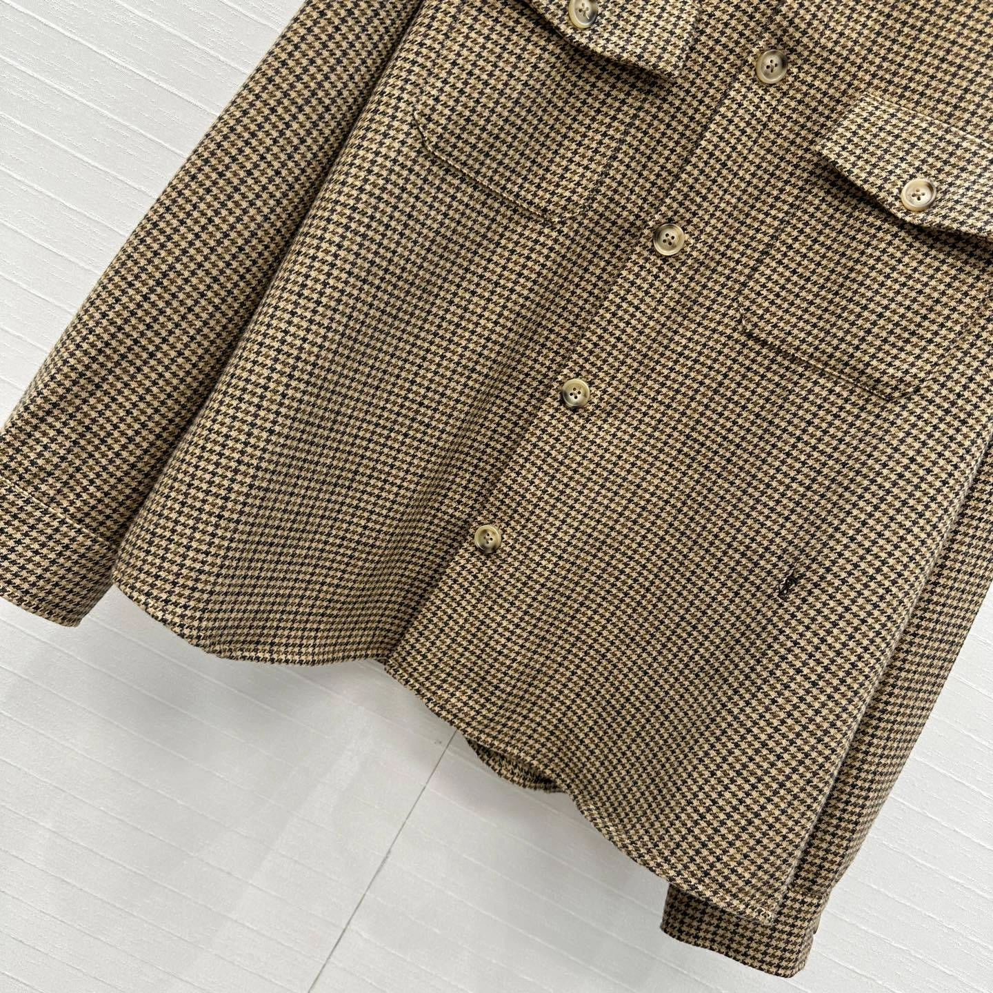 Victoria -- Yv5s wool item:E-F061I0719