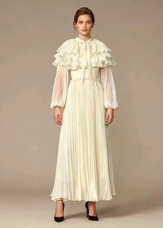 Victoria -- Zi775r7199 3colour item:E-F044L1948-3H