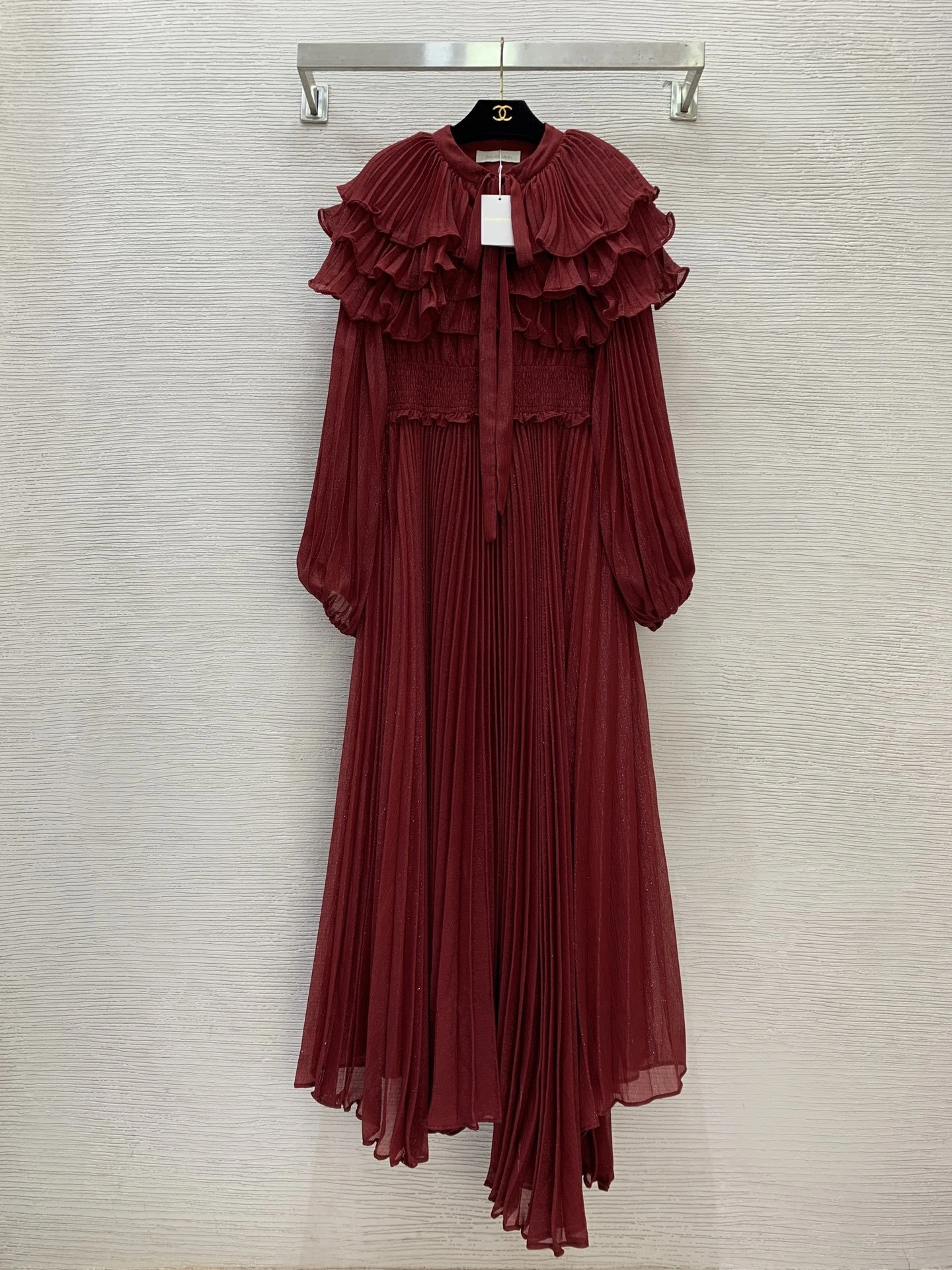Victoria -- Zi775r7199 3colour item:E-F044L1948-3H