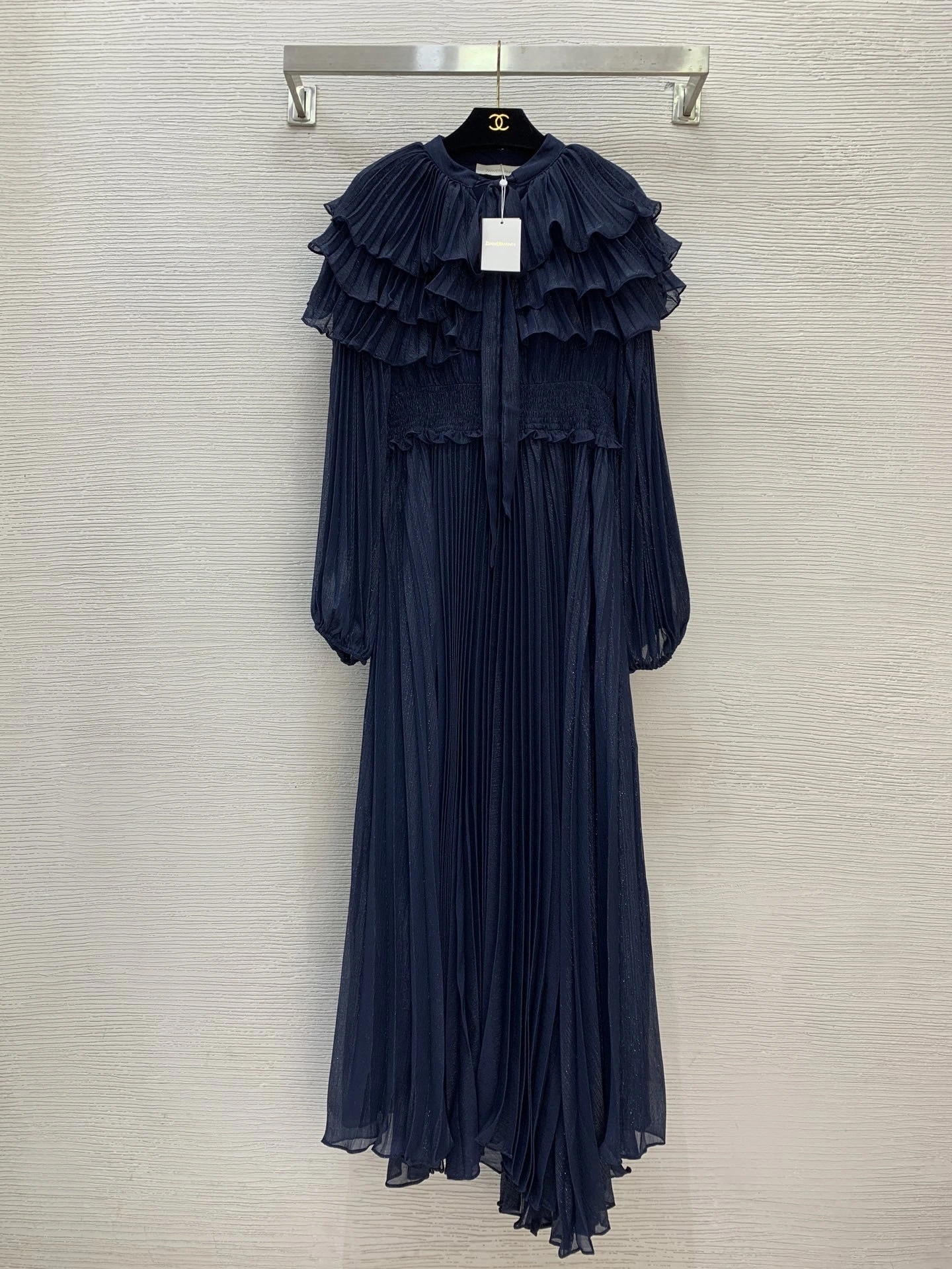 Victoria -- Zi775r7199 3colour item:E-F044L1948-3H