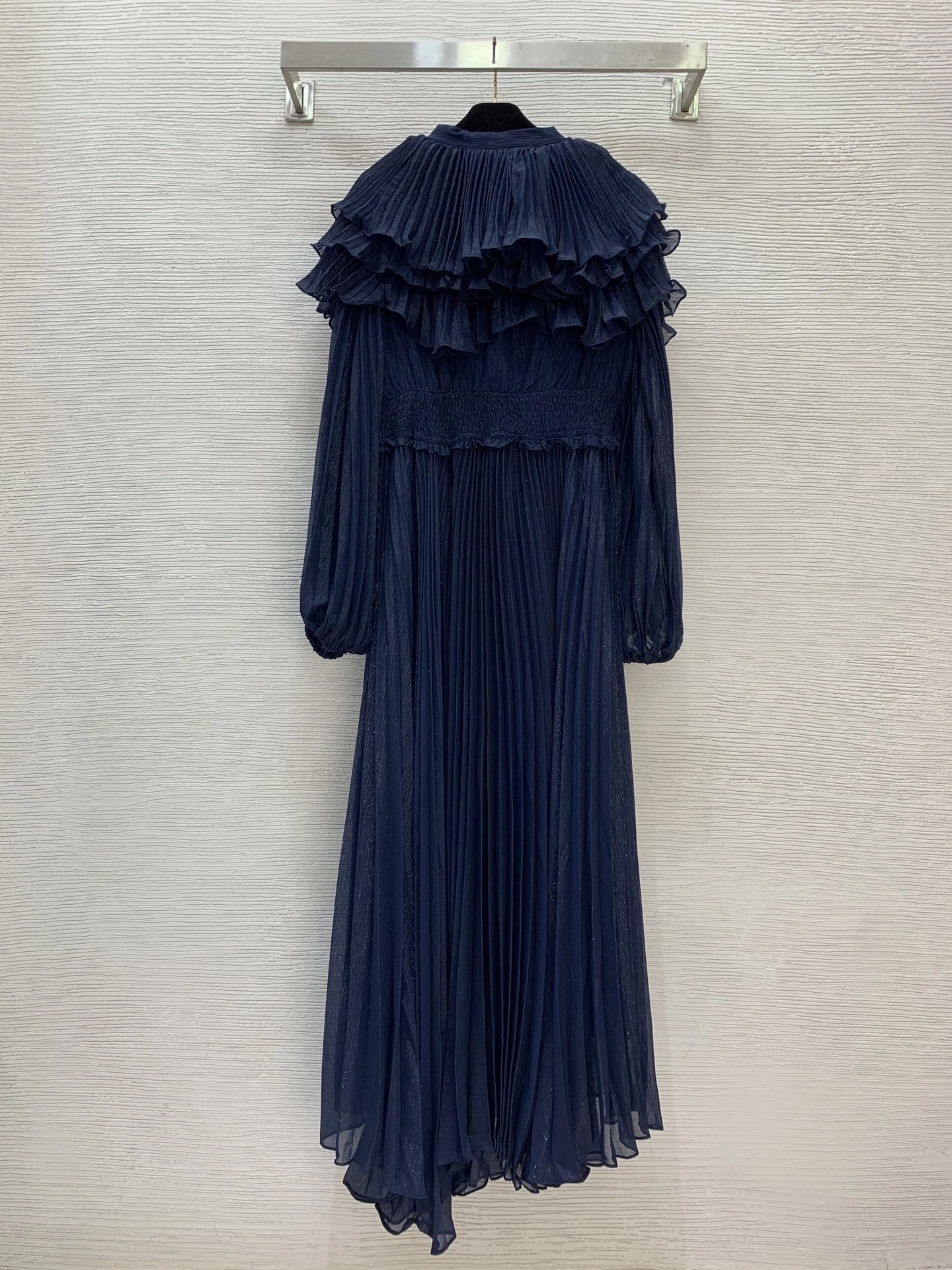 Victoria -- Zi775r7199 3colour item:E-F044L1948-3H