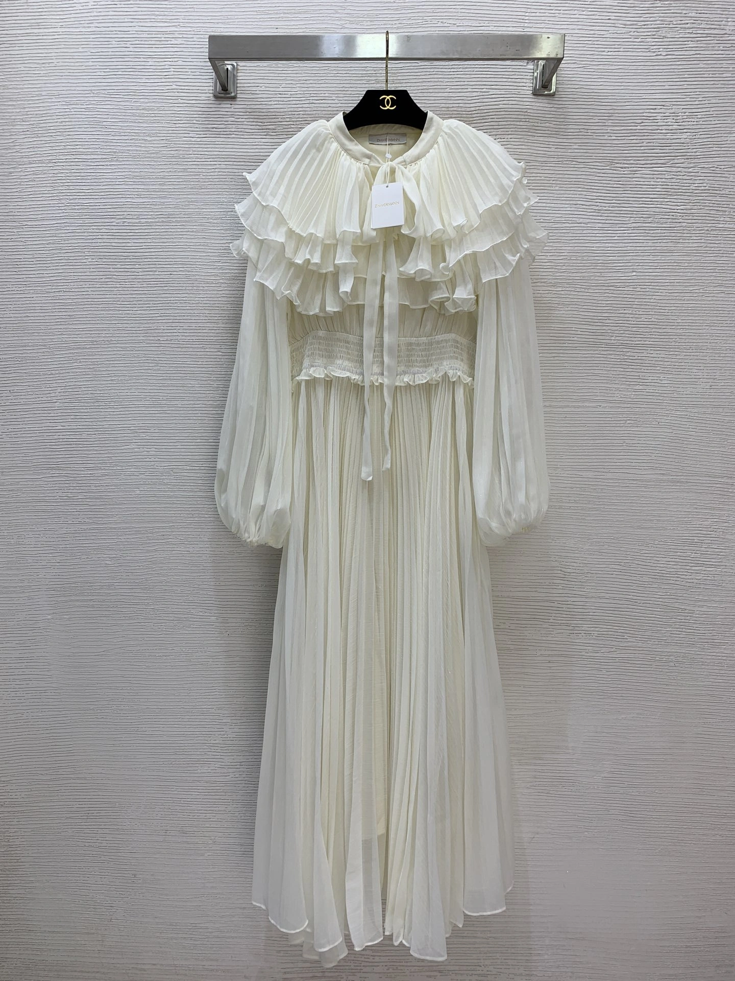 Victoria -- Zi775r7199 3colour item:E-F044L1948-3H
