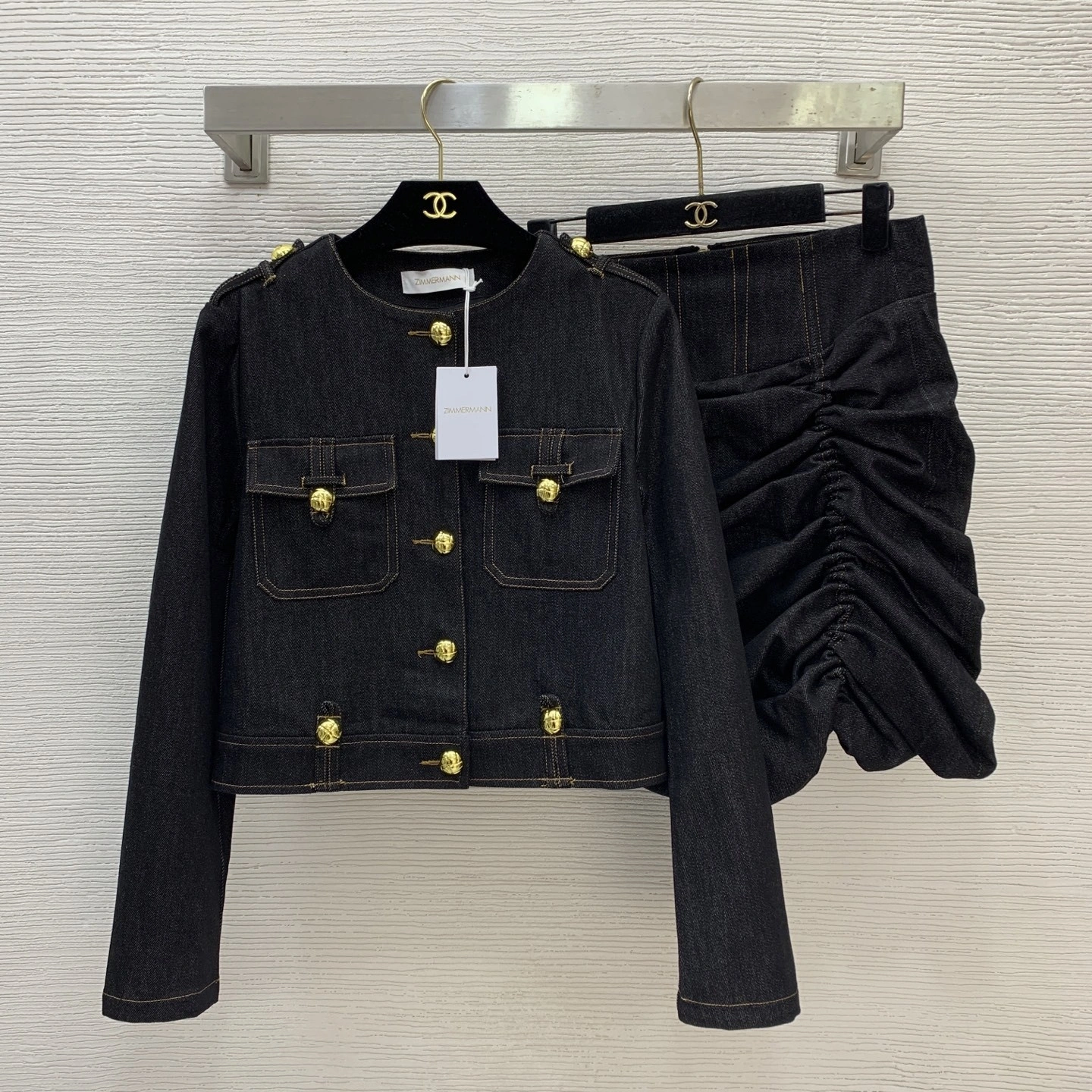 Victoria -- Zi775r7199 suit item:E-F044L1949H