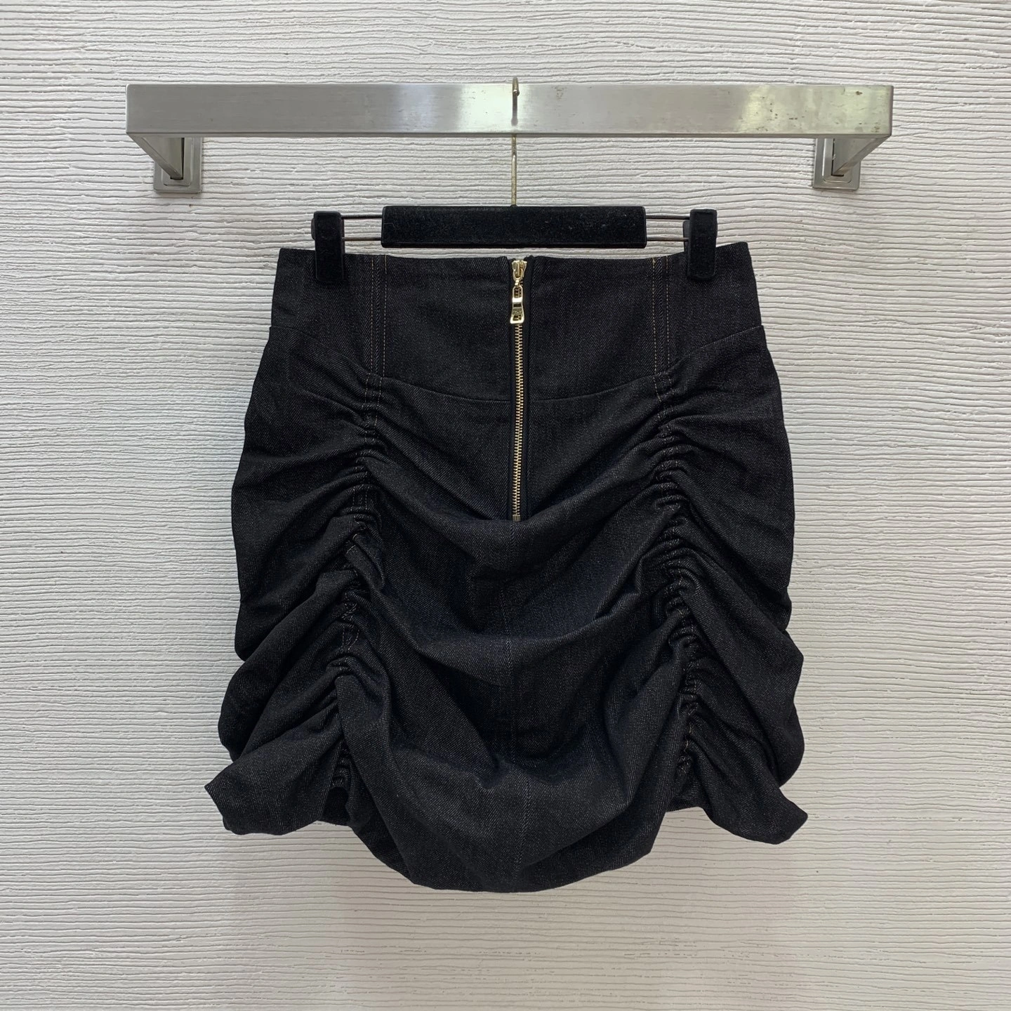 Victoria -- Zi775r7199 suit item:E-F044L1949H