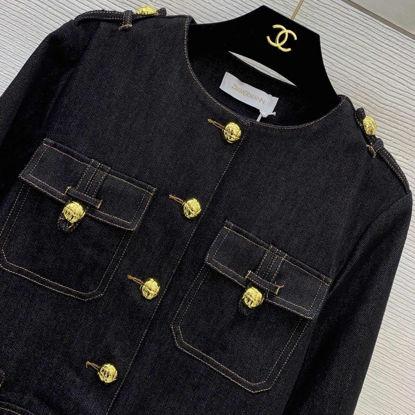 Victoria -- Zi775r7199 suit item:E-F044L1949H