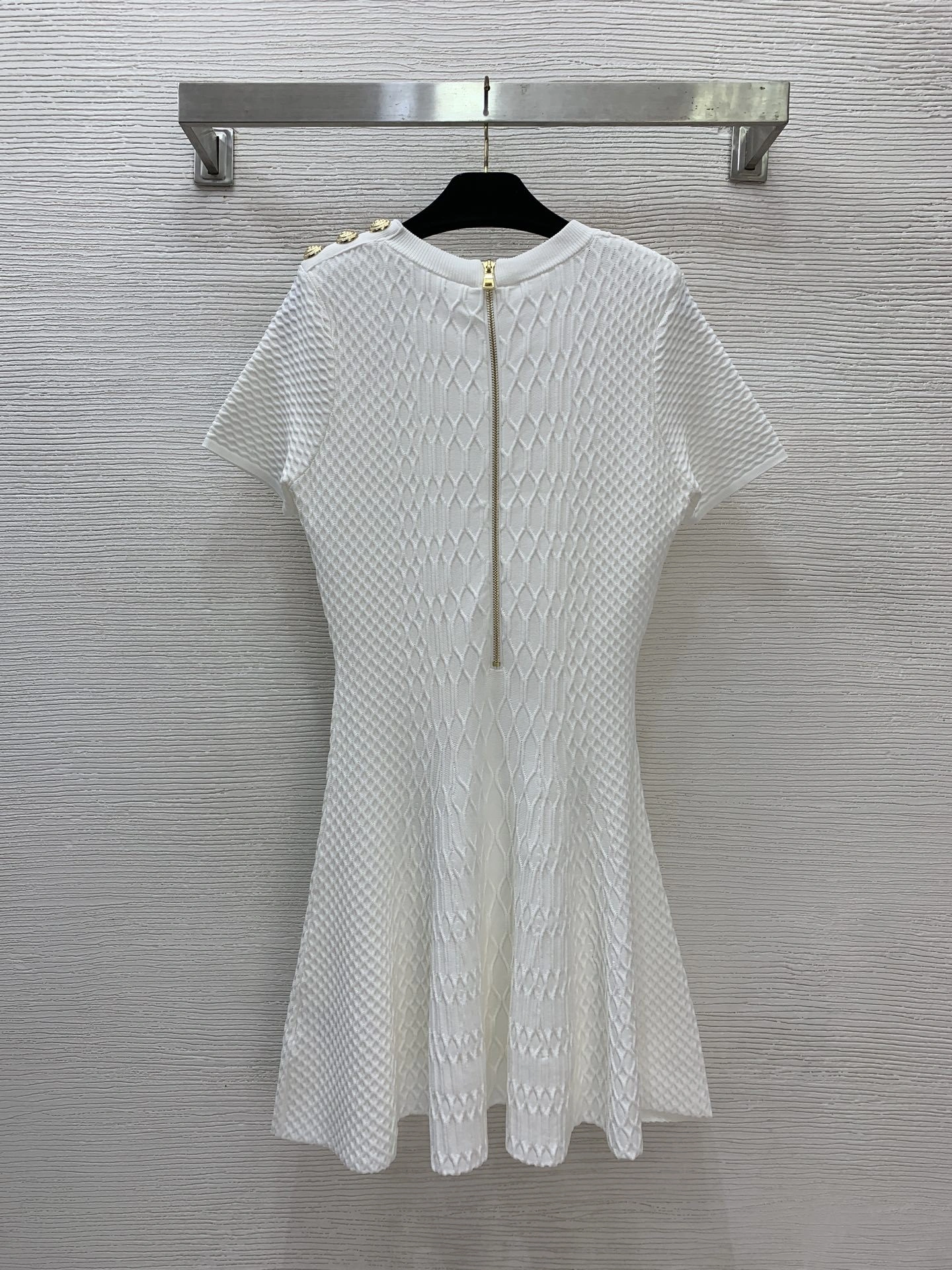 Victoria-- 21871i9 3colour item:E-F044L2720-3H