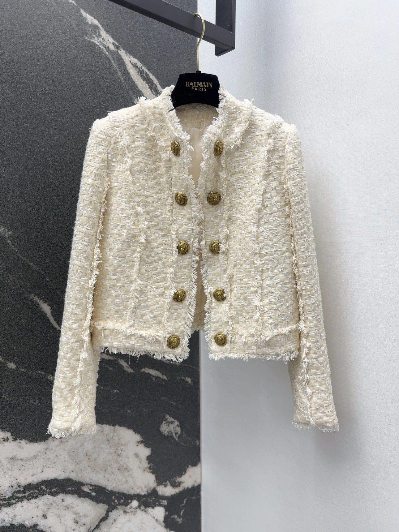 &Victoria-- 21871i9 item:D-F240H2535