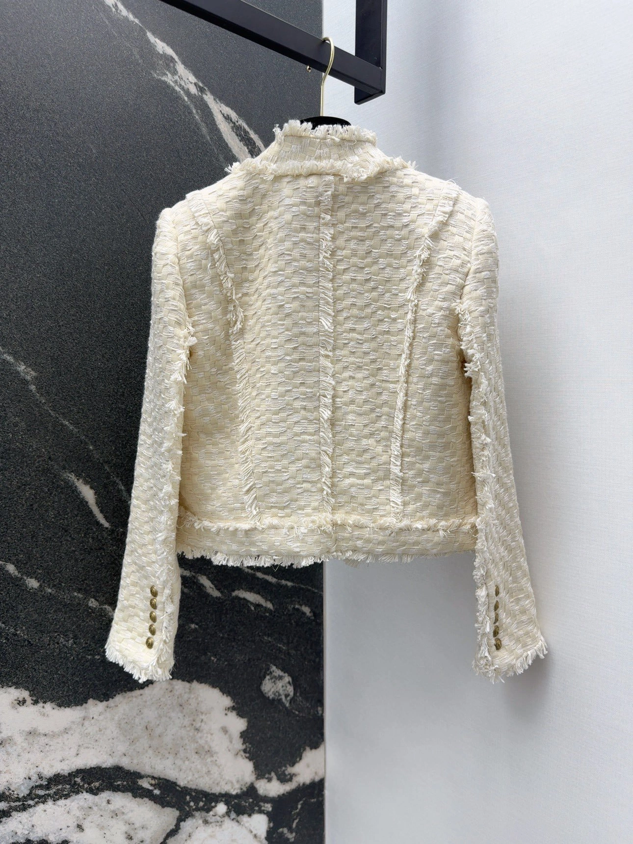 &Victoria-- 21871i9 item:D-F240H2535