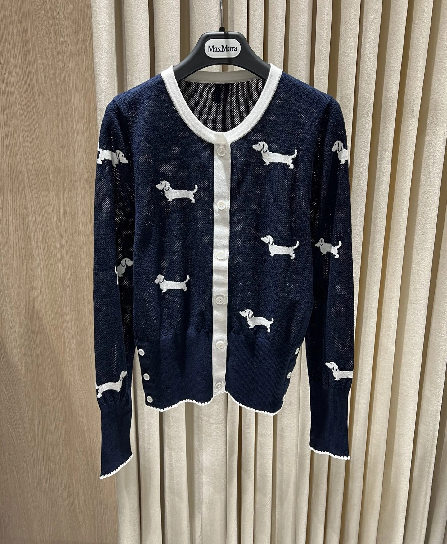 Victoria-- 2row95 2colour item:E-F140L1029-2H