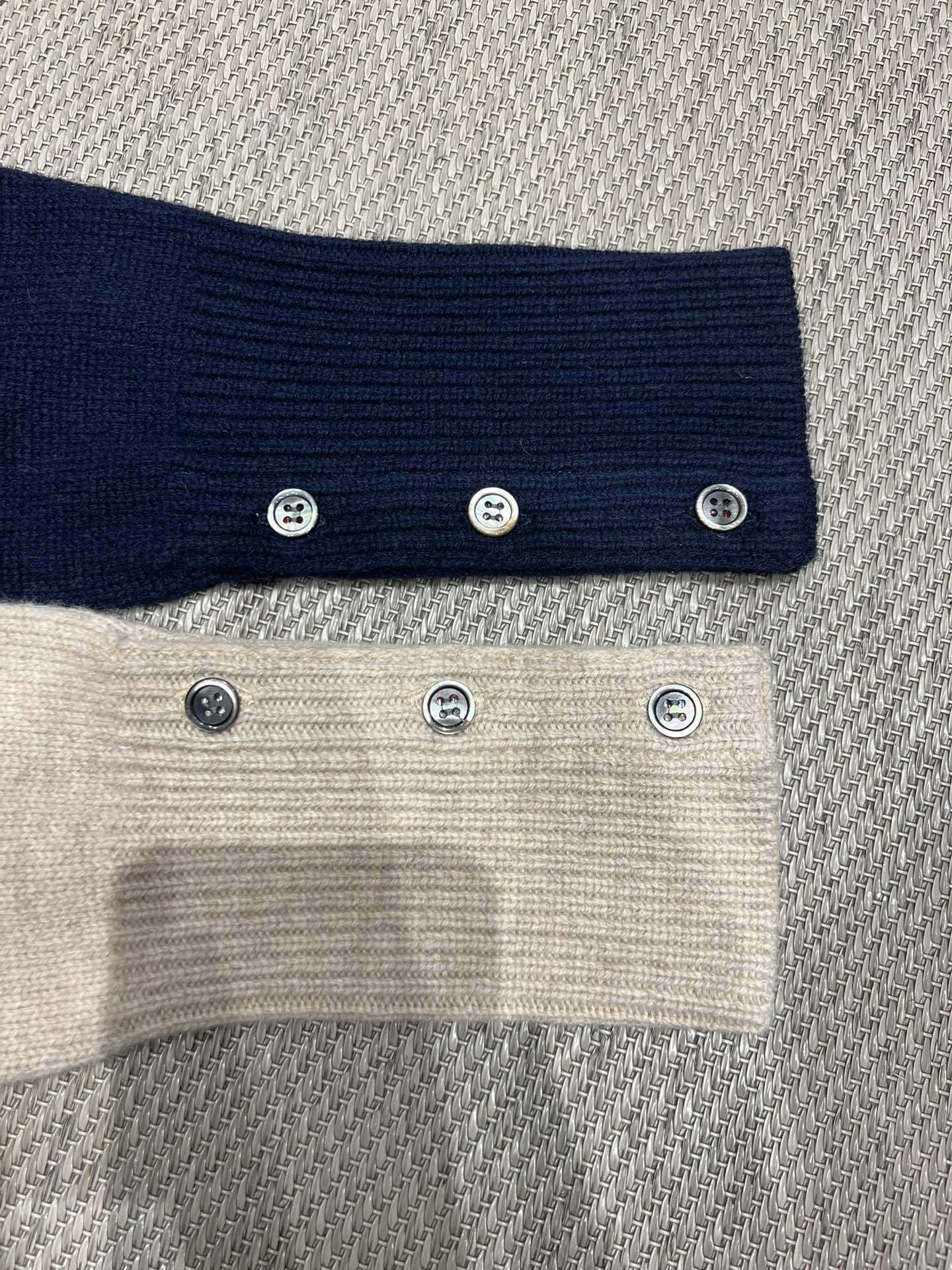 Victoria-- 2row95 Classic 4-Bar wool Cardigan item:E-F140L2780-2H