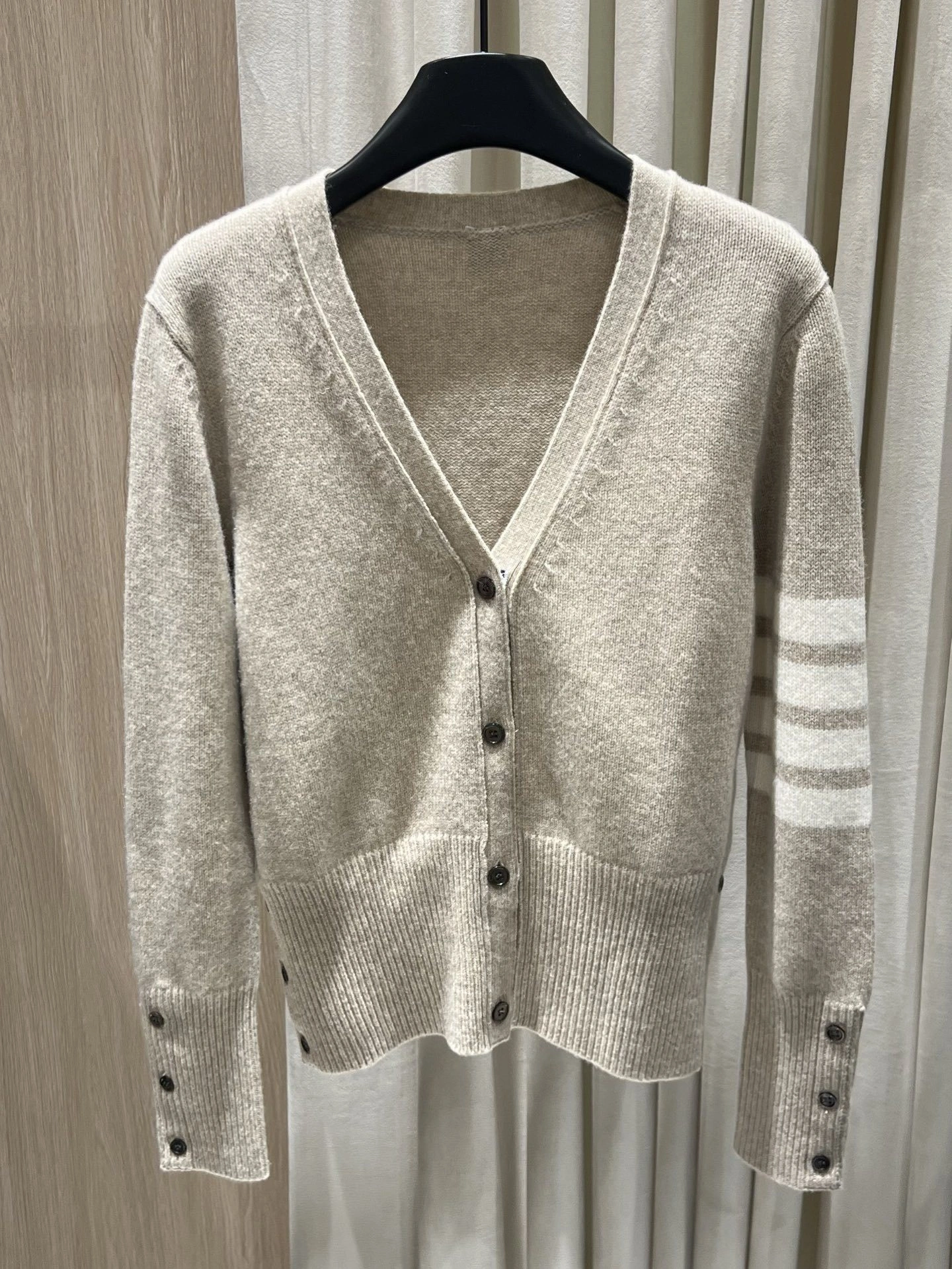 Victoria-- 2row95 Classic 4-Bar wool Cardigan item:E-F140L2780-2H