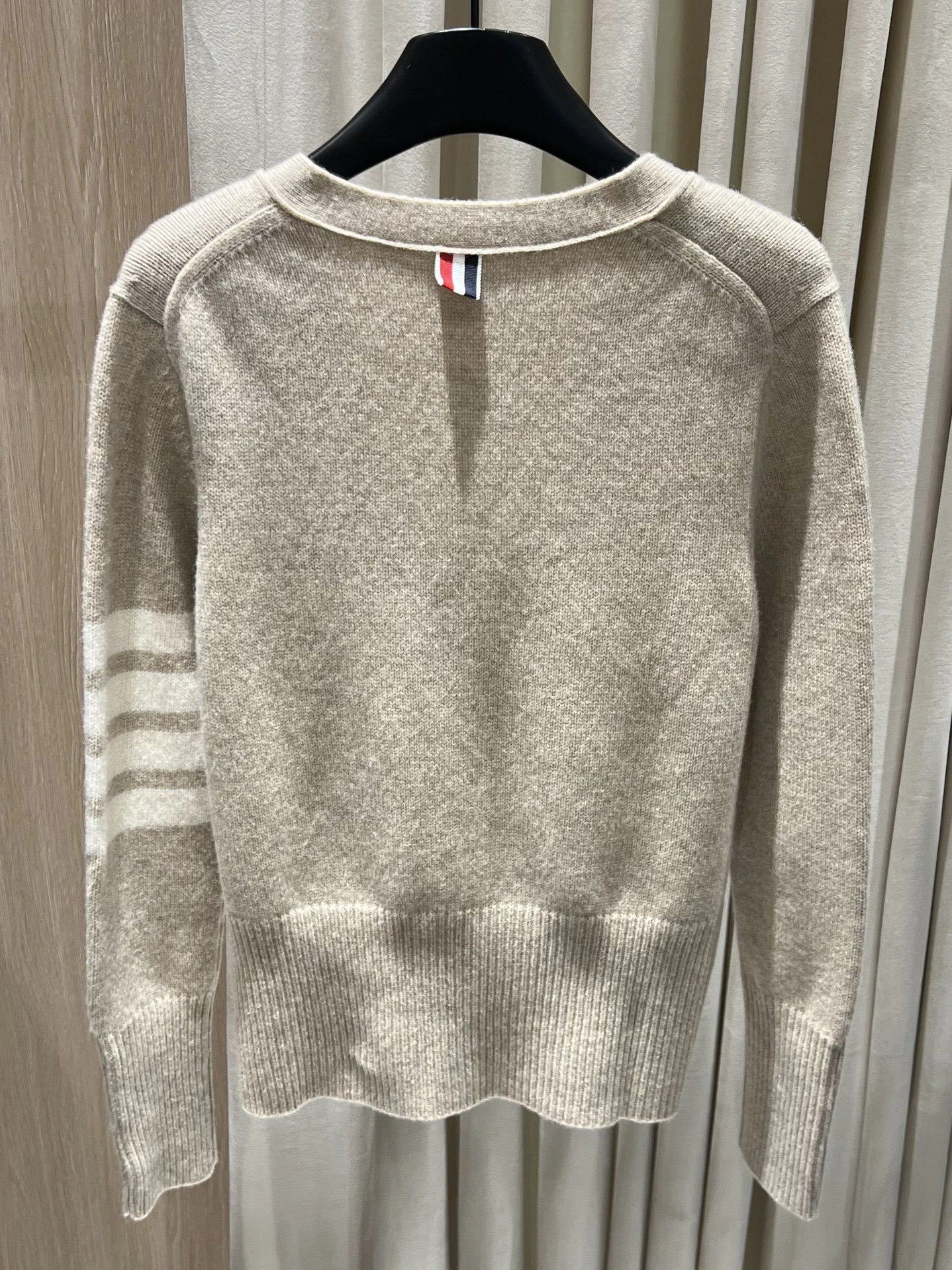 Victoria-- 2row95 Classic 4-Bar wool Cardigan item:E-F140L2780-2H