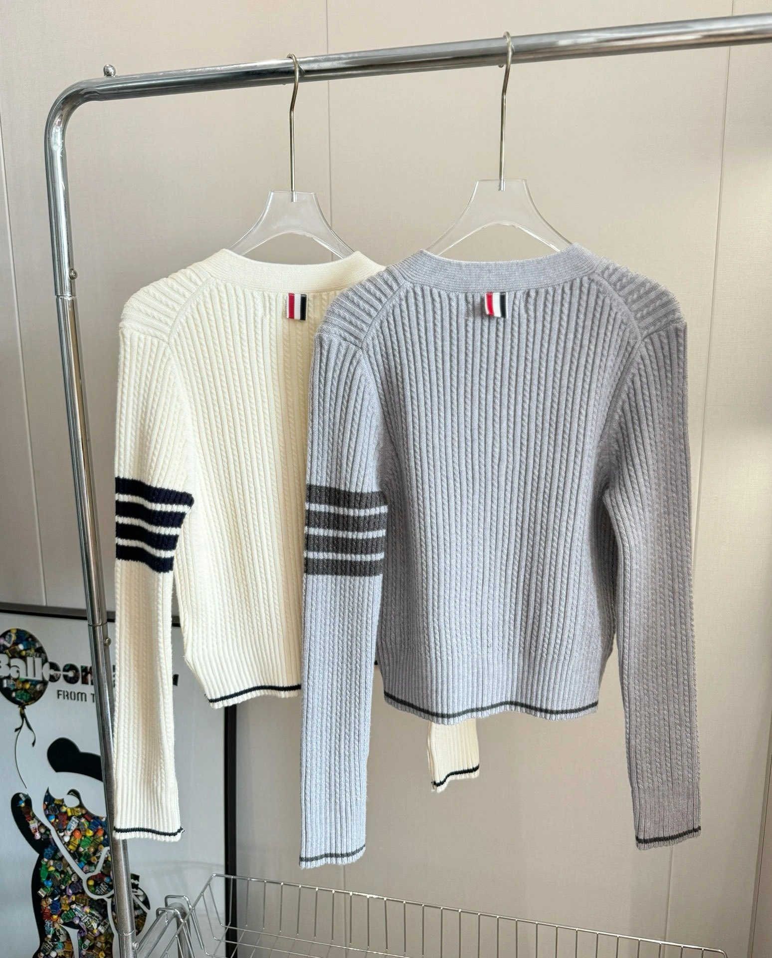 Victoria-- 2row95 oversized 2colour item:D-F110J5514-2