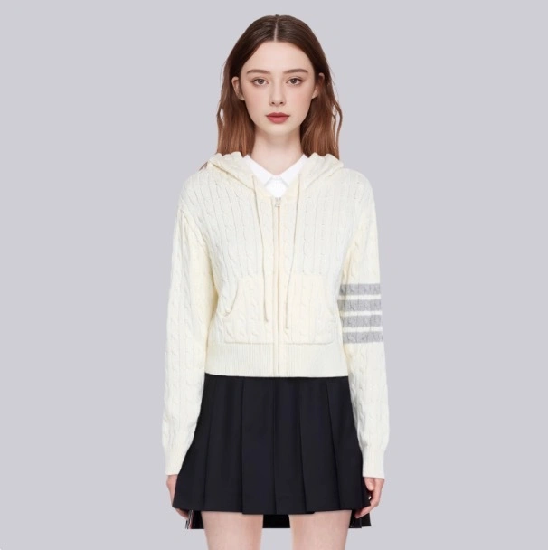 Victoria-- 2row95 wool 2colour item: E-F431I3014-2
