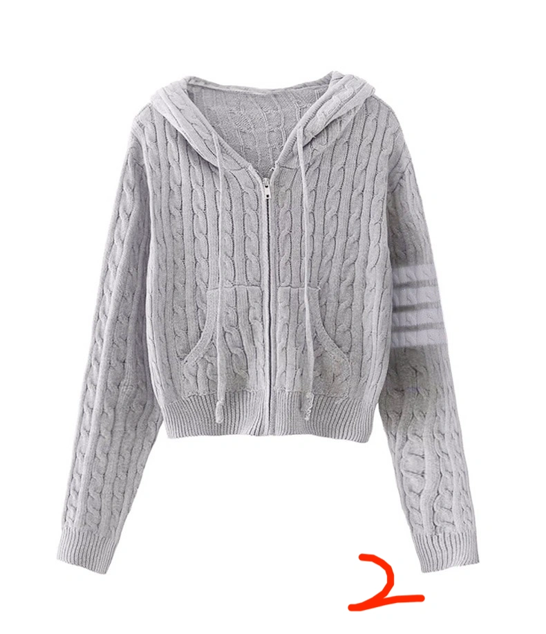 Victoria-- 2row95 wool 2colour item: E-F431I3014-2