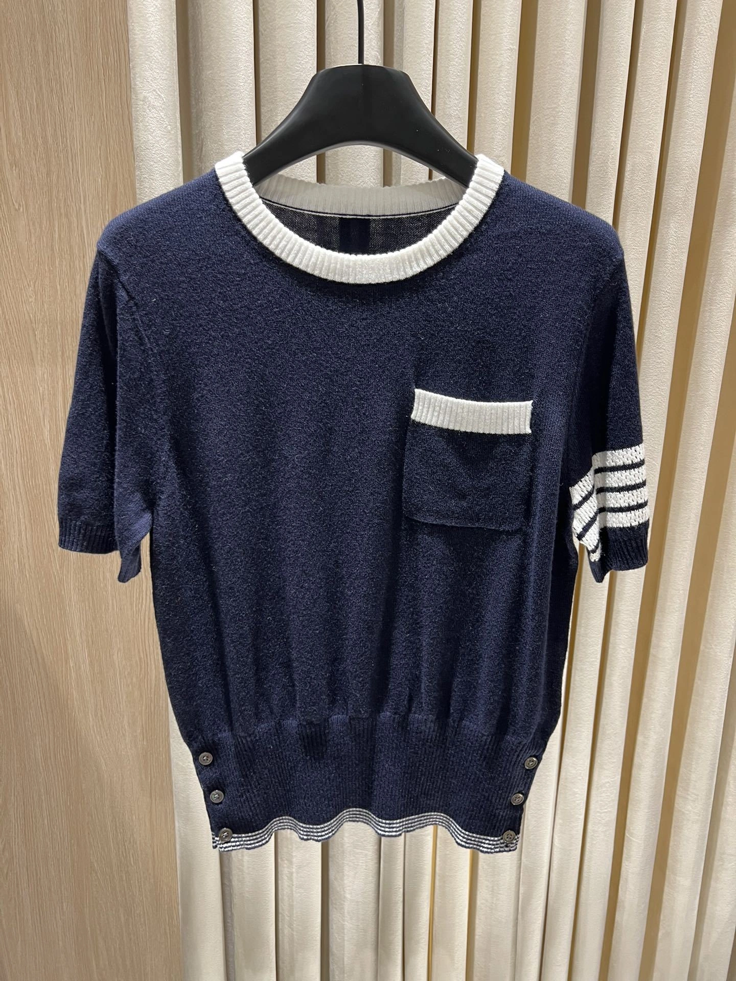 Victoria-- 2row95 wool 2colour item:E-F140J0821-2H