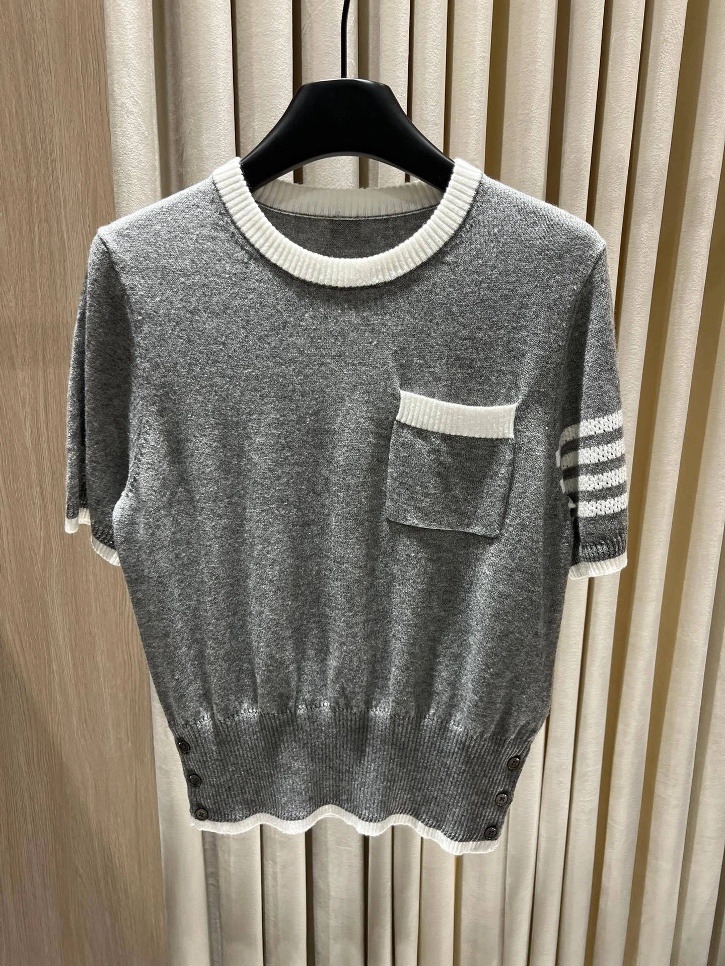 Victoria-- 2row95 wool 2colour item:E-F140J0821-2H