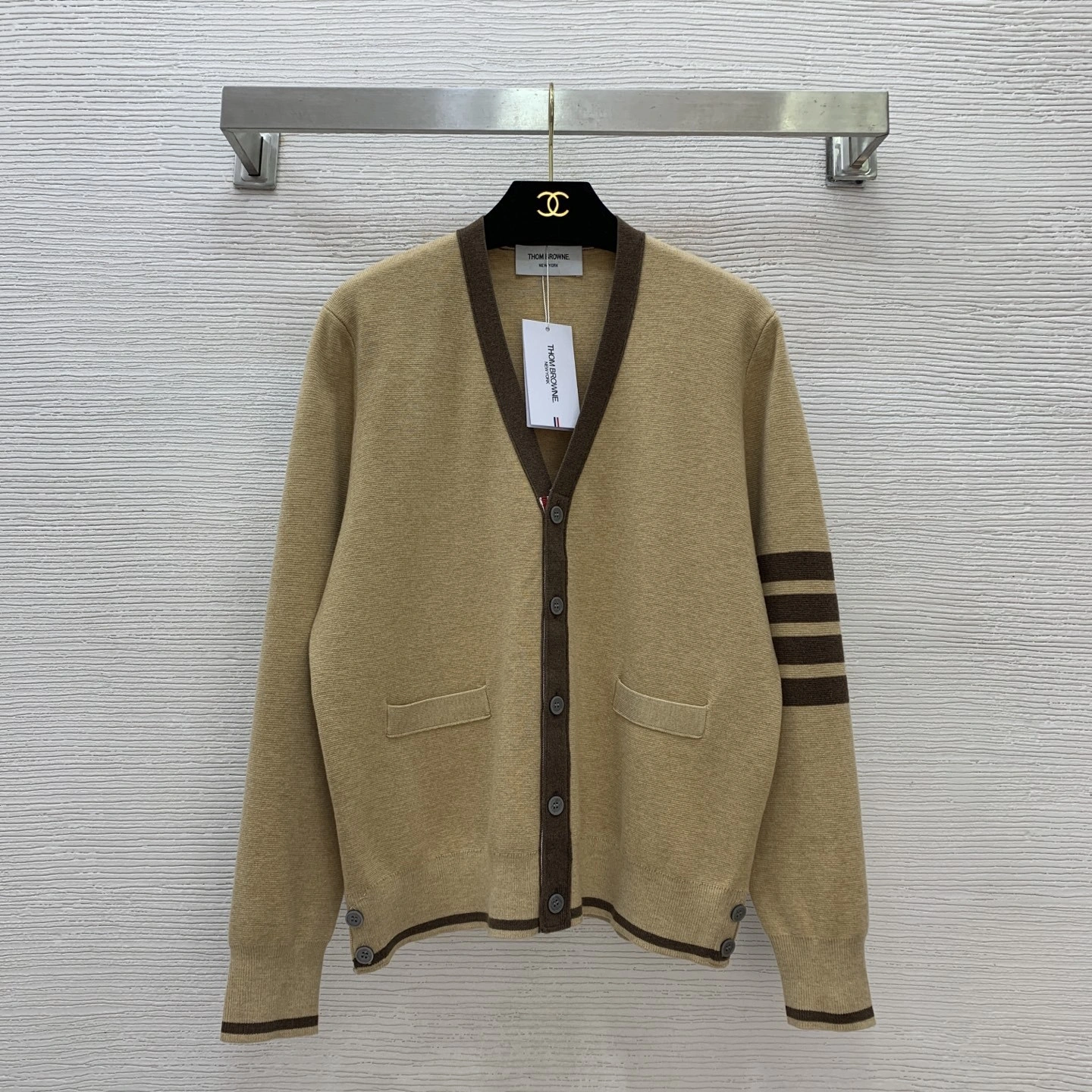 Victoria-- 2row95 wool item: E-F044J0530