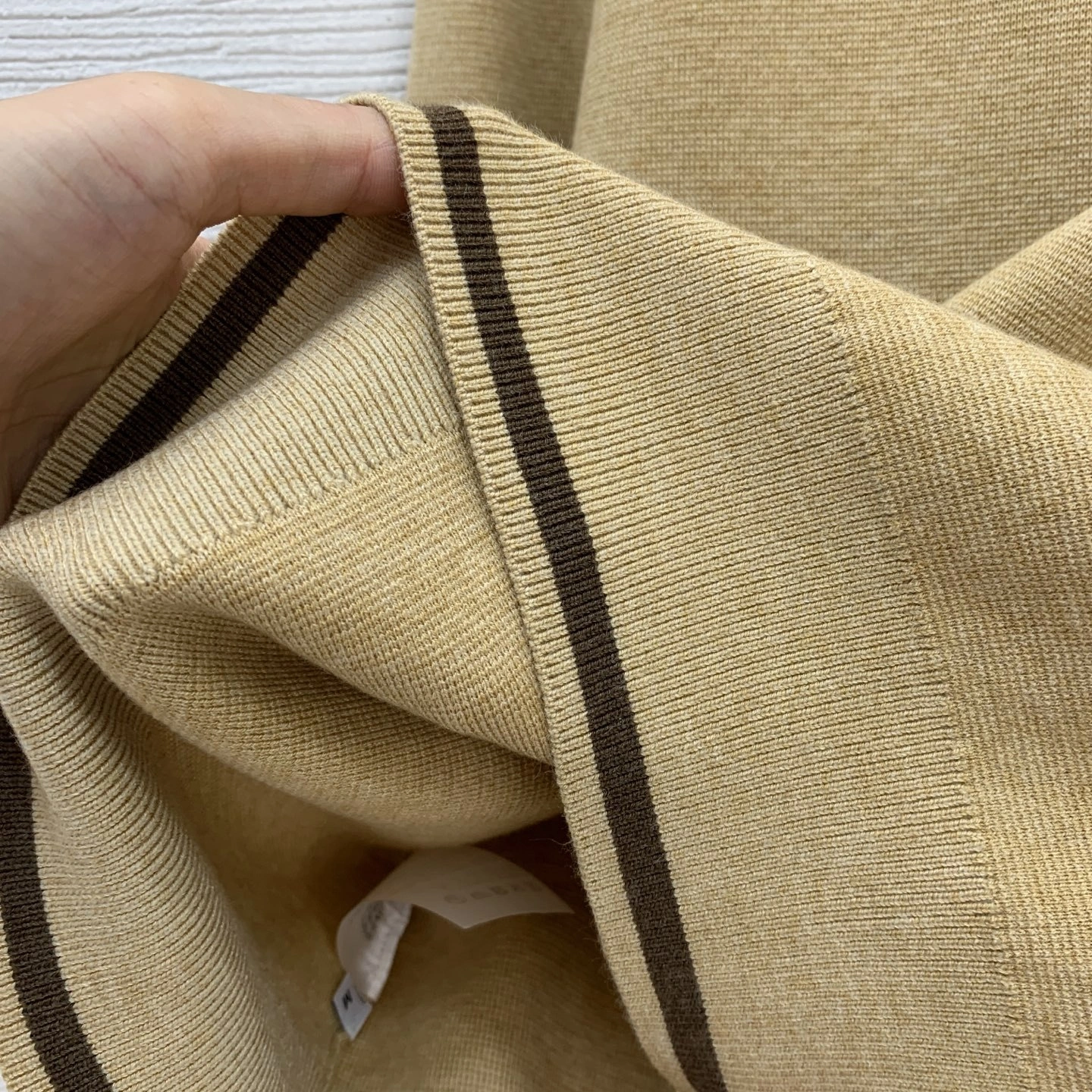 Victoria-- 2row95 wool item: E-F044J0530