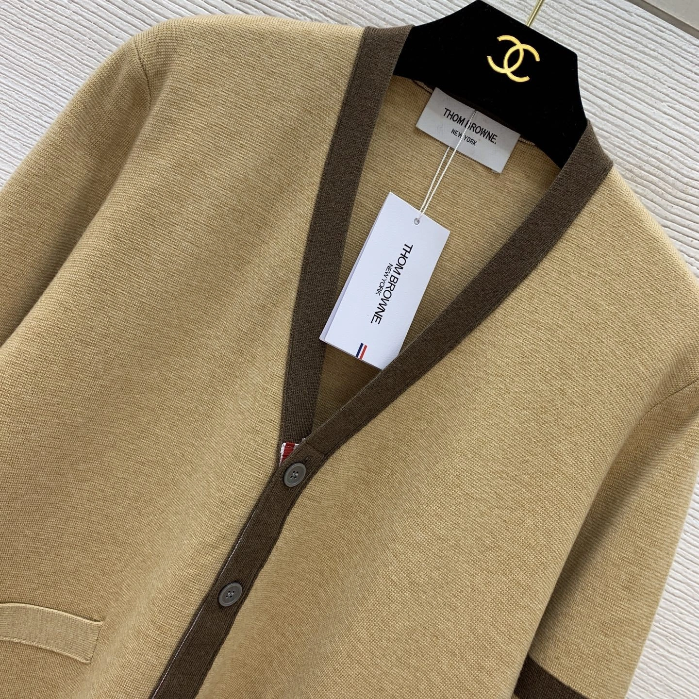 Victoria-- 2row95 wool item: E-F044J0530