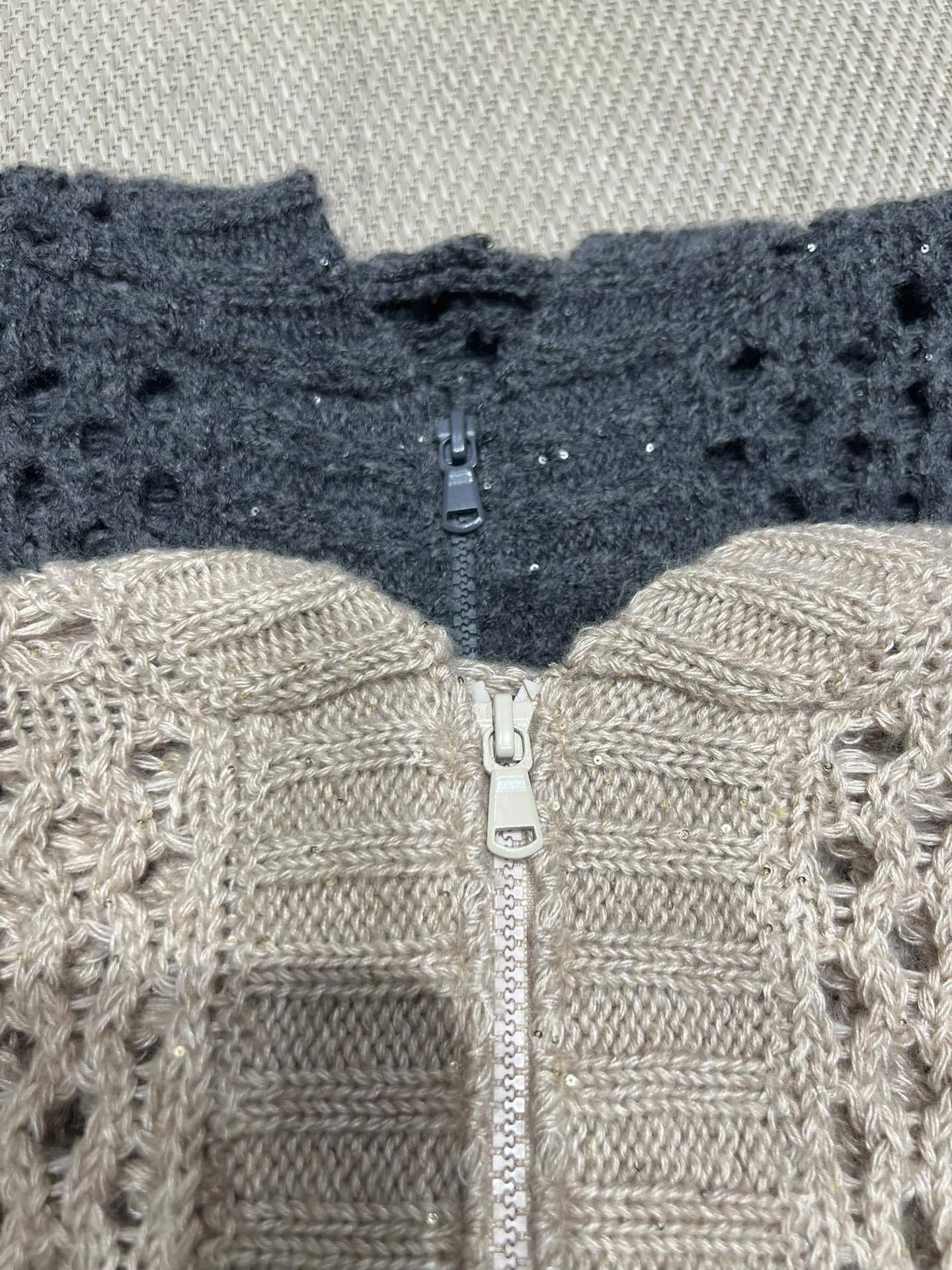 Victoria-- 2ru9588o cashmere 2colour item:E-F140J0819-2H
