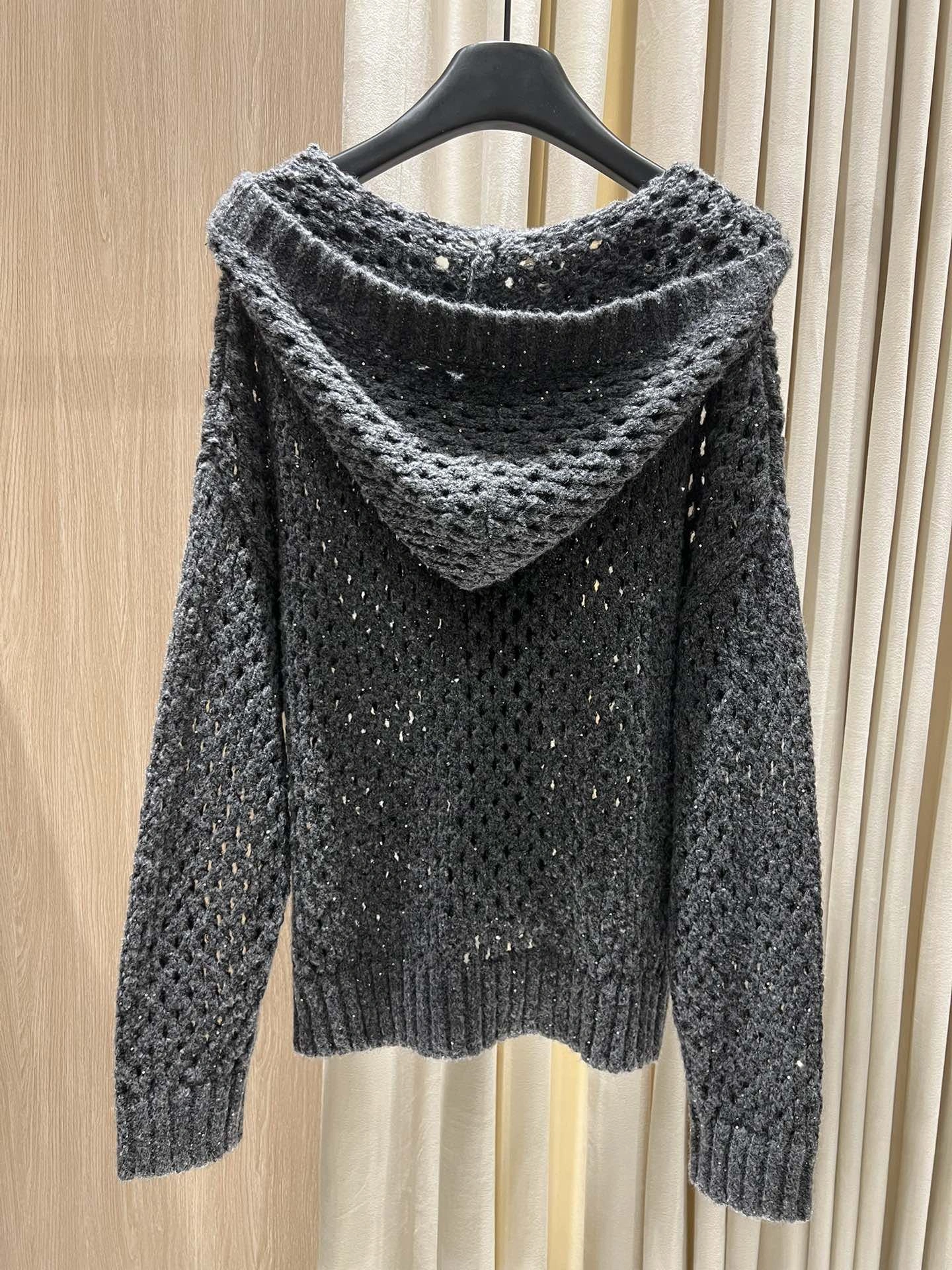 Victoria-- 2ru9588o cashmere 2colour item:E-F140J0819-2H