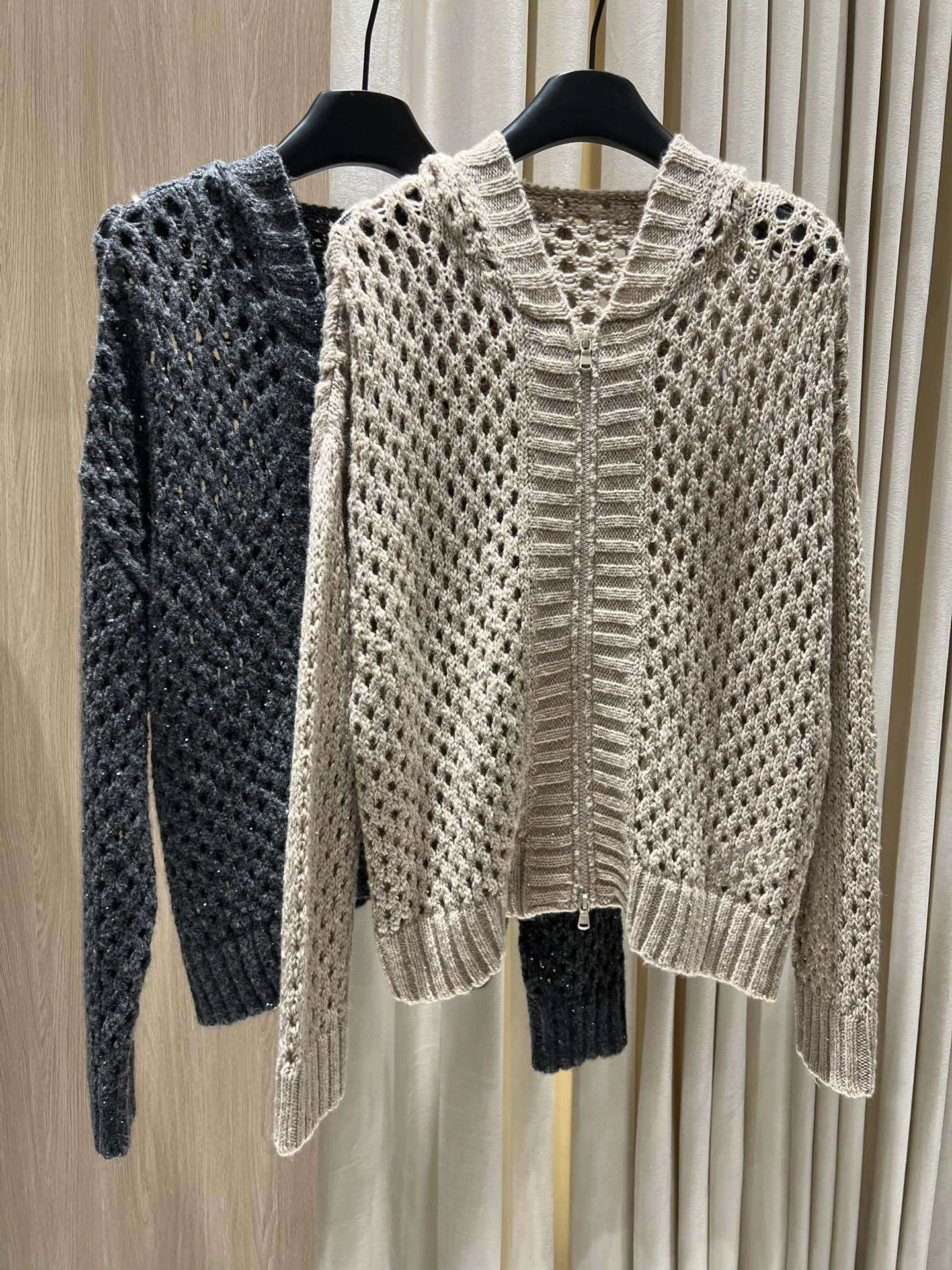 Victoria-- 2ru9588o cashmere 2colour item:E-F140J0819-2H