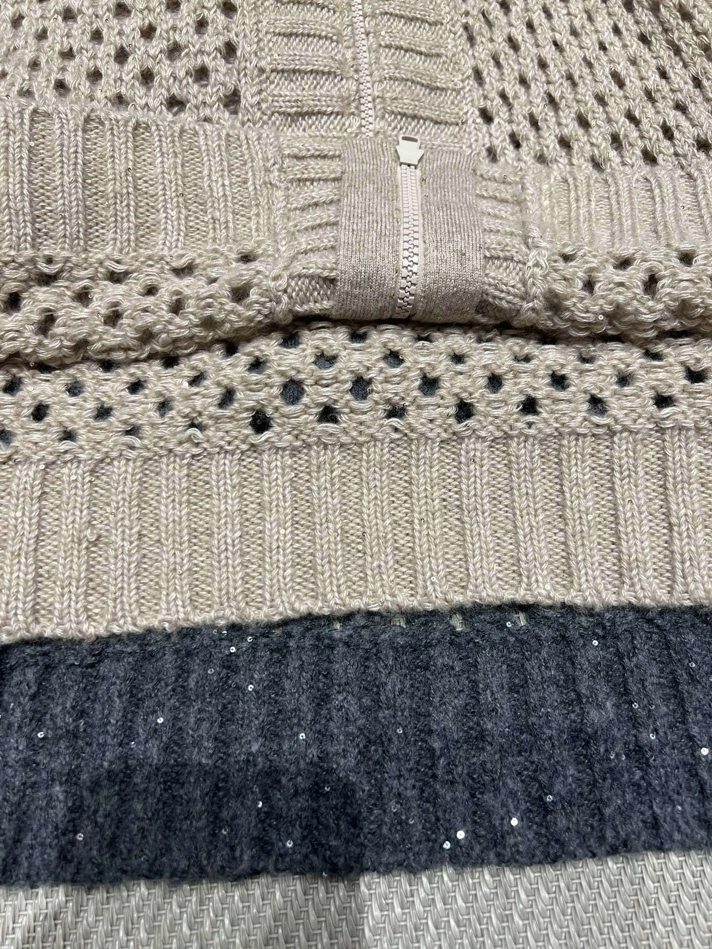 Victoria-- 2ru9588o cashmere 2colour item:E-F140J0819-2H