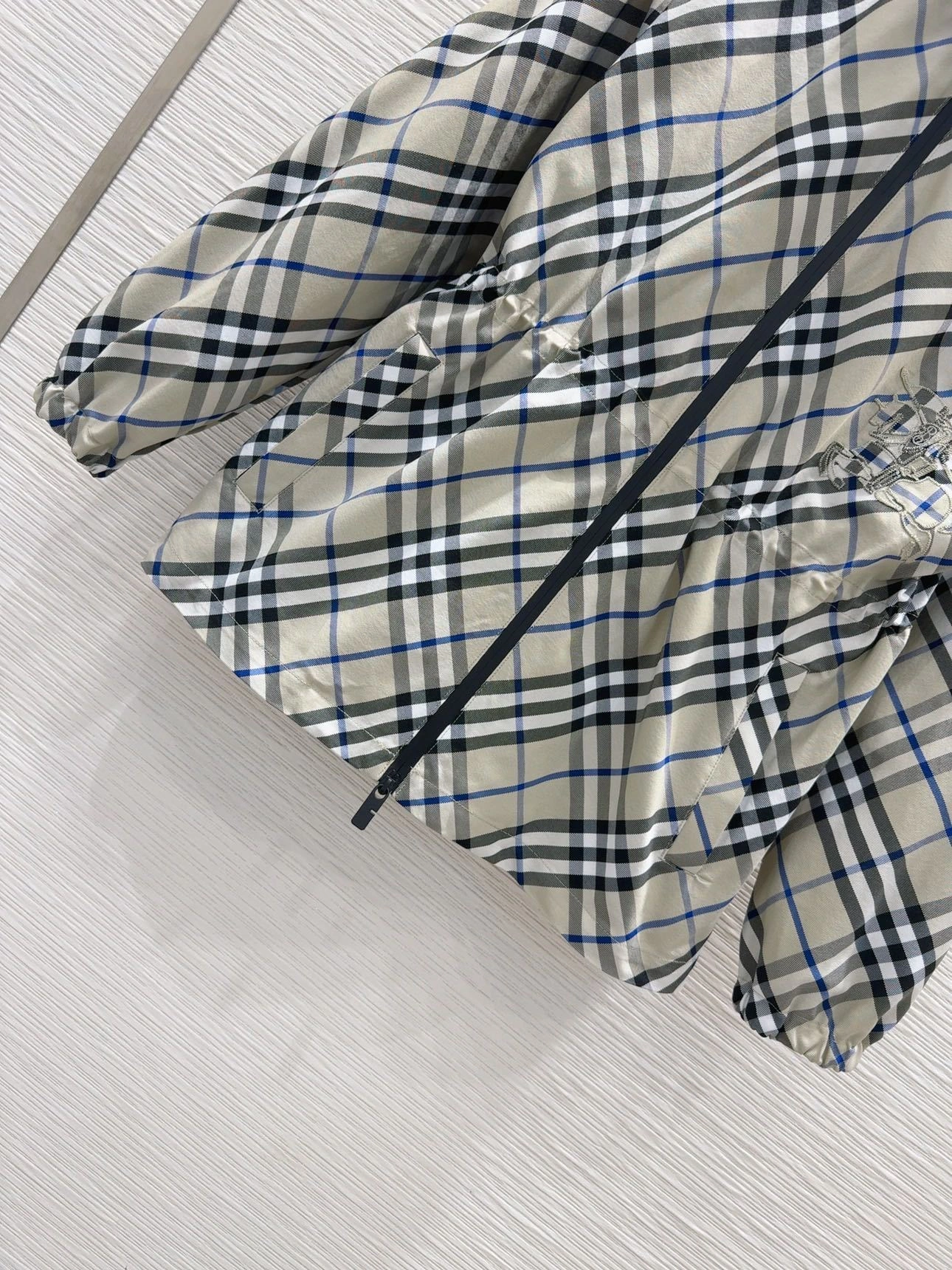 Victoria-- 2ur25rry 2colour item:D-F240H2503-2