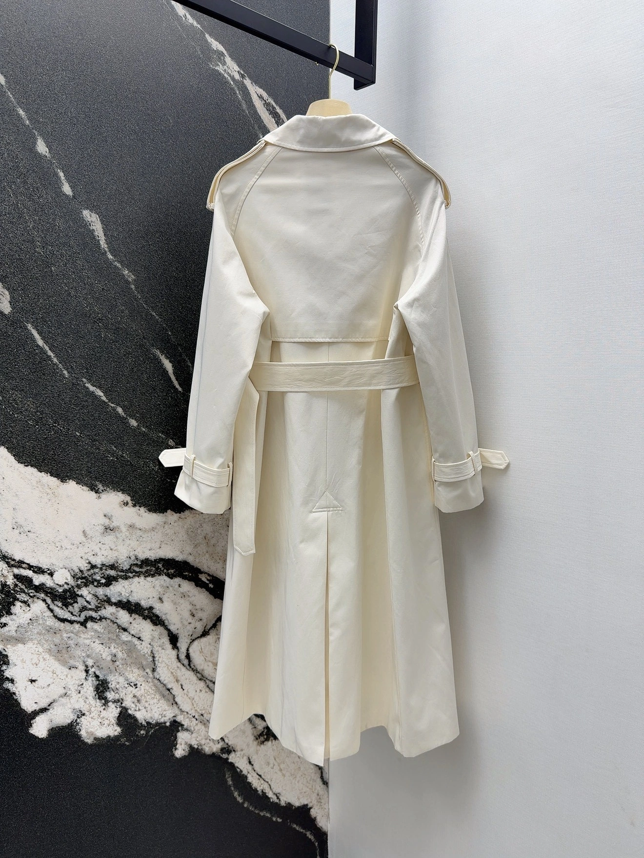Victoria-- 2ur25rry item:E-F327J0905