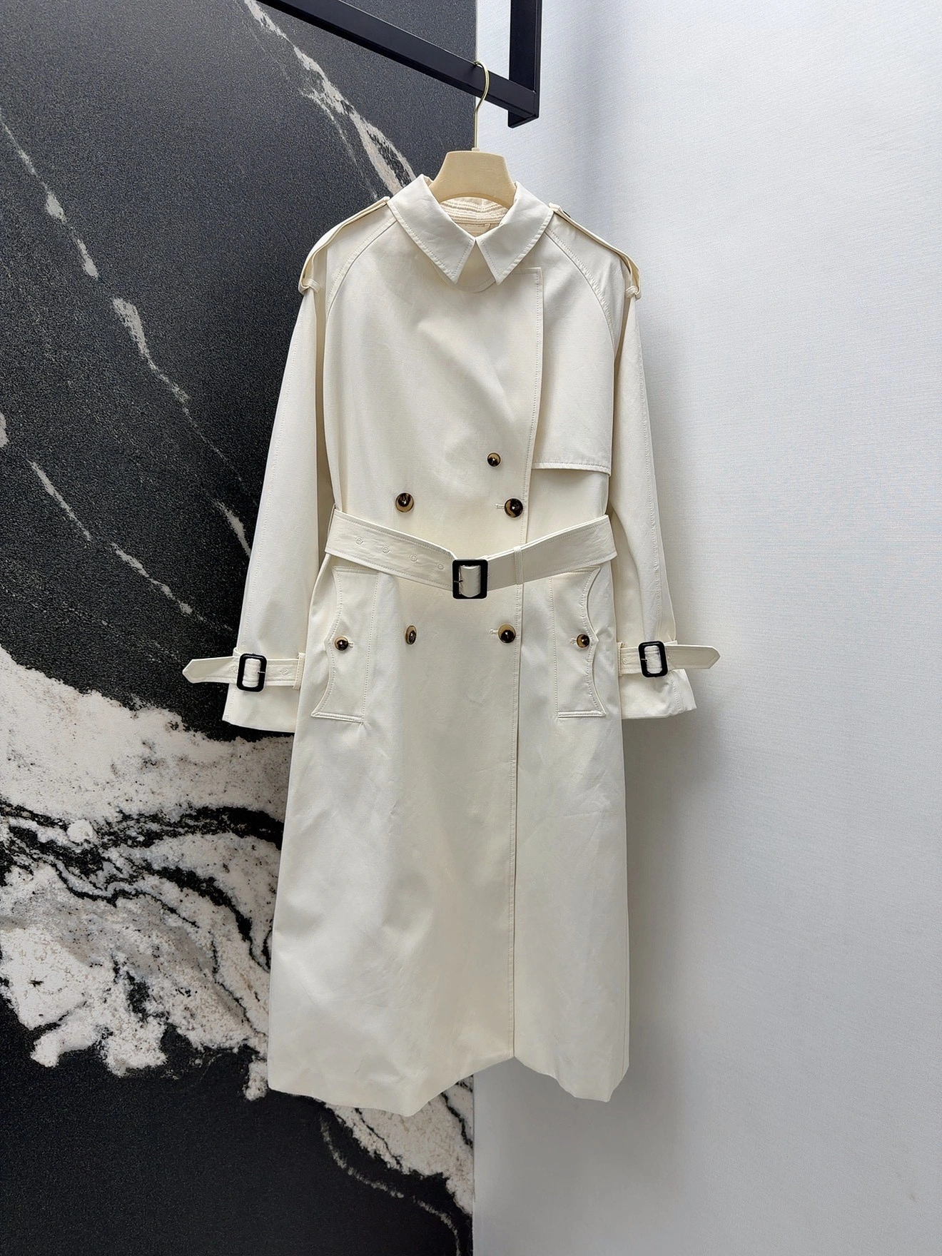 Victoria-- 2ur25rry item:E-F327J0905