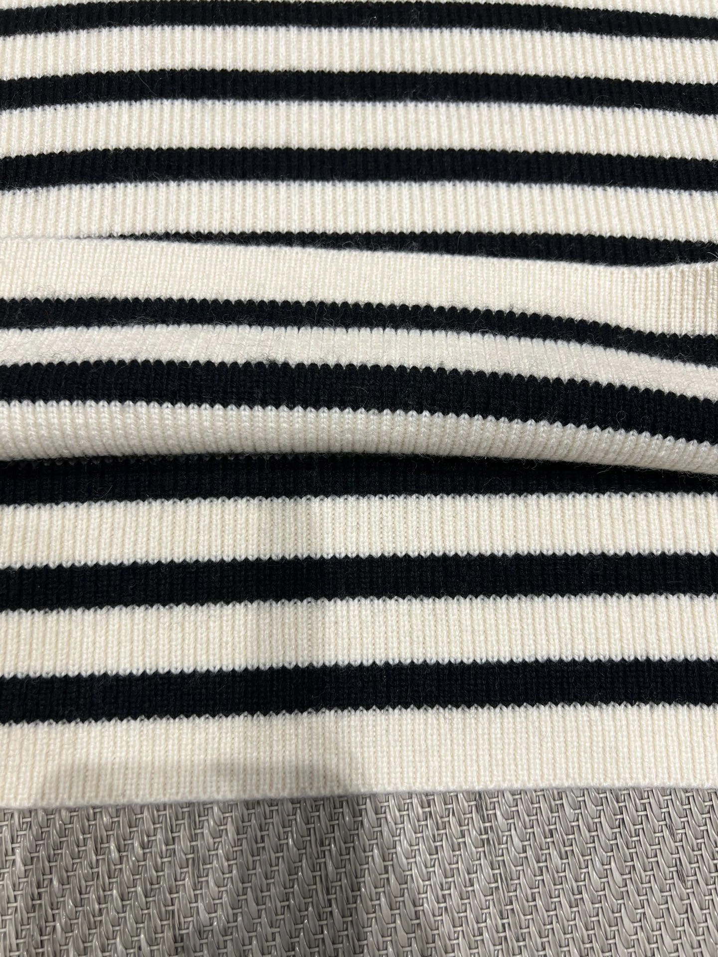 Victoria-- 358i95 cashmere embroidery item: E-F140J0509H