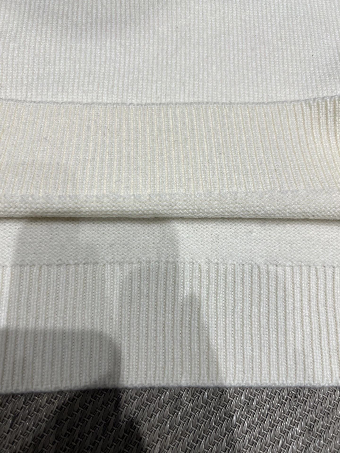 Victoria-- 3h1958 CHANEL Bow-Pattern Wool Knit Sweater item:E-F140L1006H