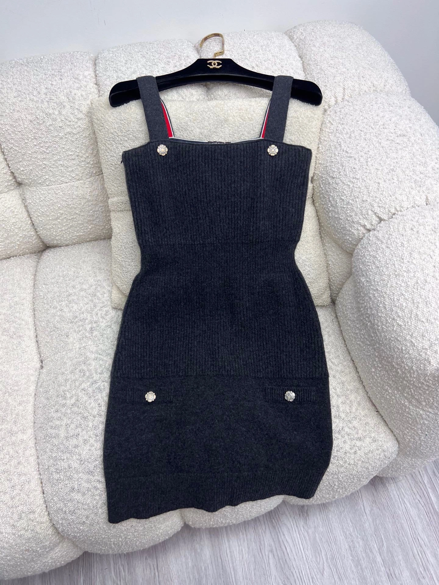 &Victoria-- 3h1958 cashmere 2Colour item:D-F245G1997T-2
