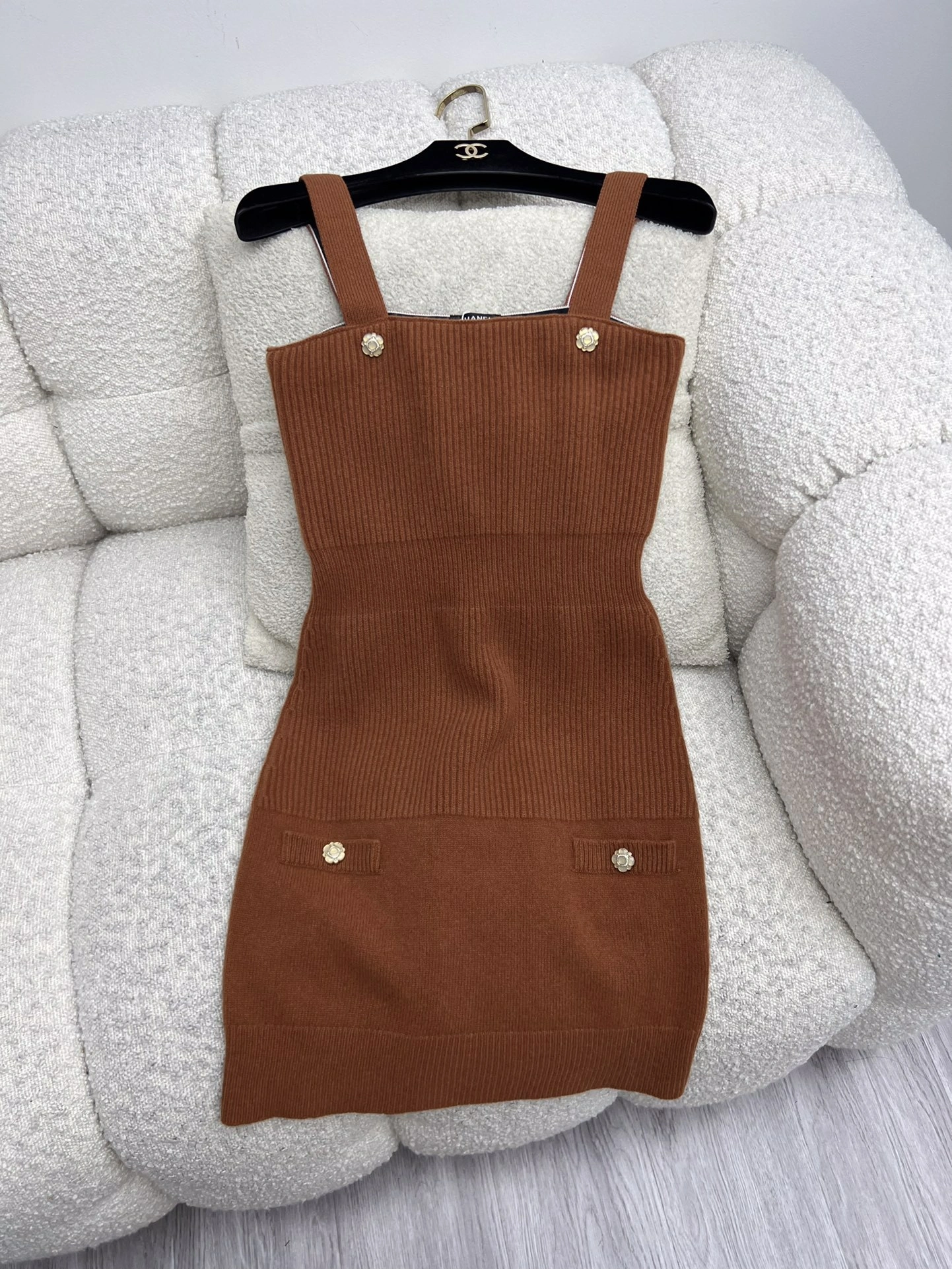&Victoria-- 3h1958 cashmere 2Colour item:D-F245G1997T-2